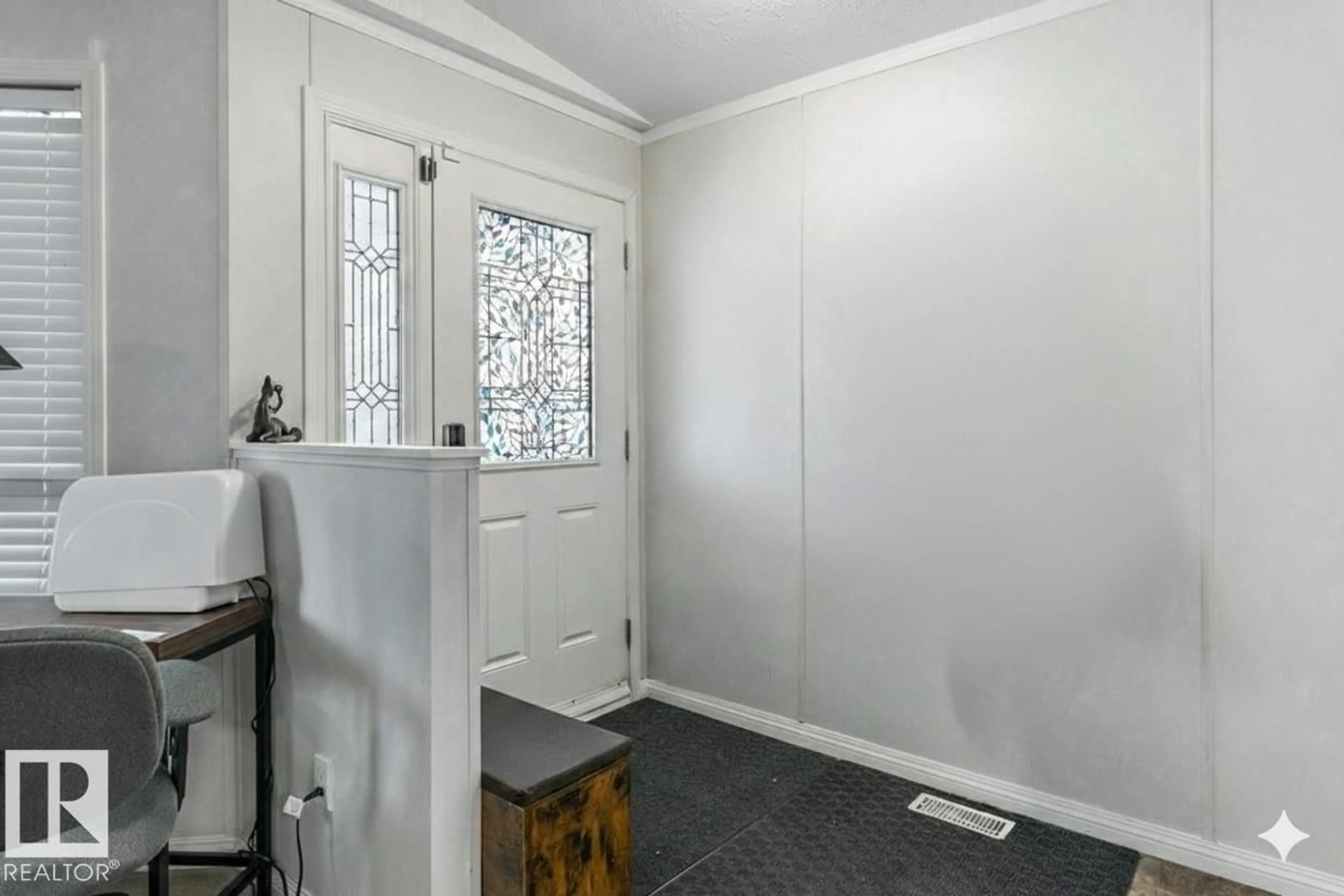 Indoor entryway for E - 1011 ASPEN DR, Leduc Alberta T9E8R5