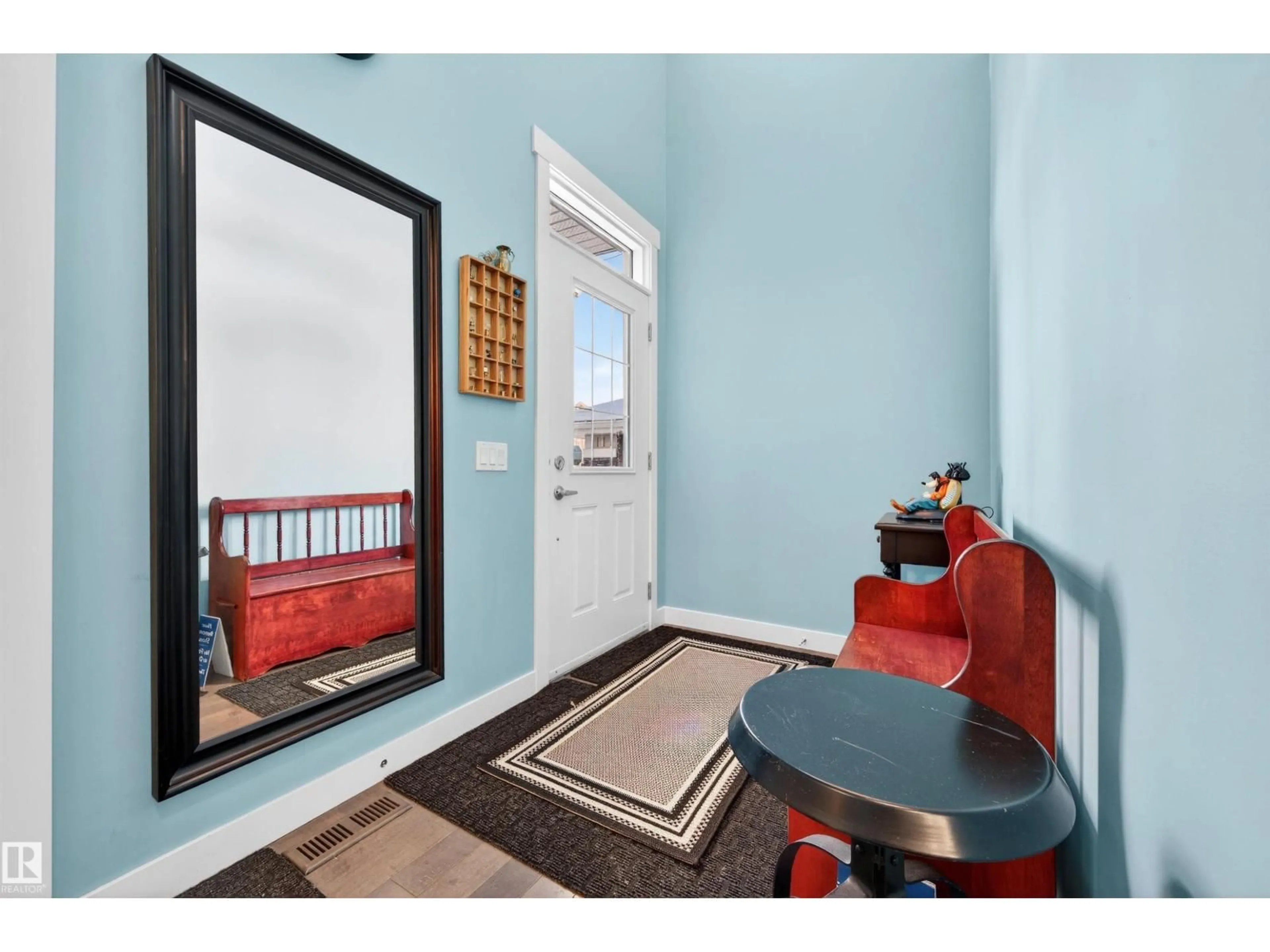 Indoor entryway for 21615 84 AV, Edmonton Alberta T5T4W2