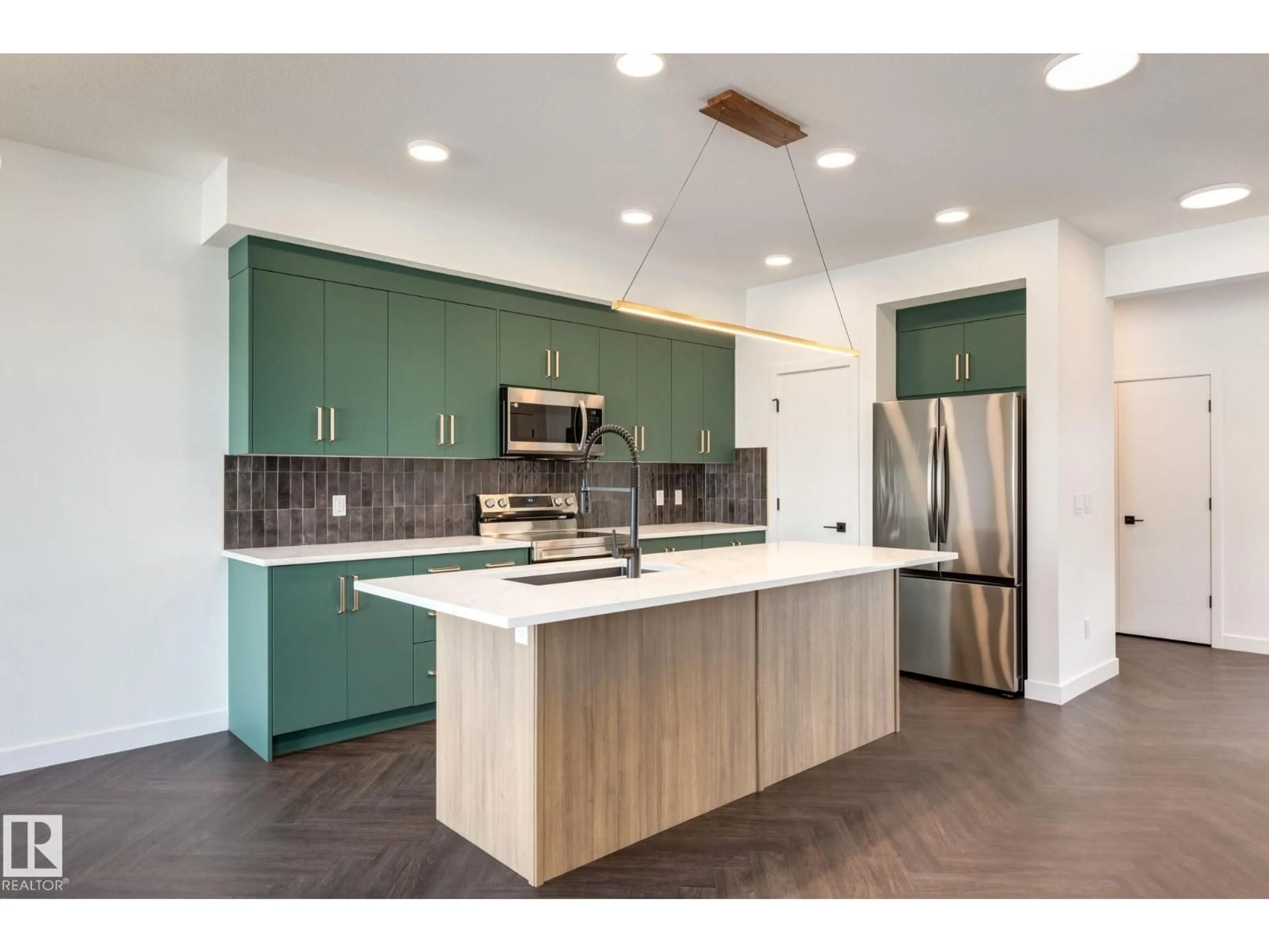 Open concept kitchen, unknown for 2118 CROSSBILL LN, Edmonton Alberta T5S0W3