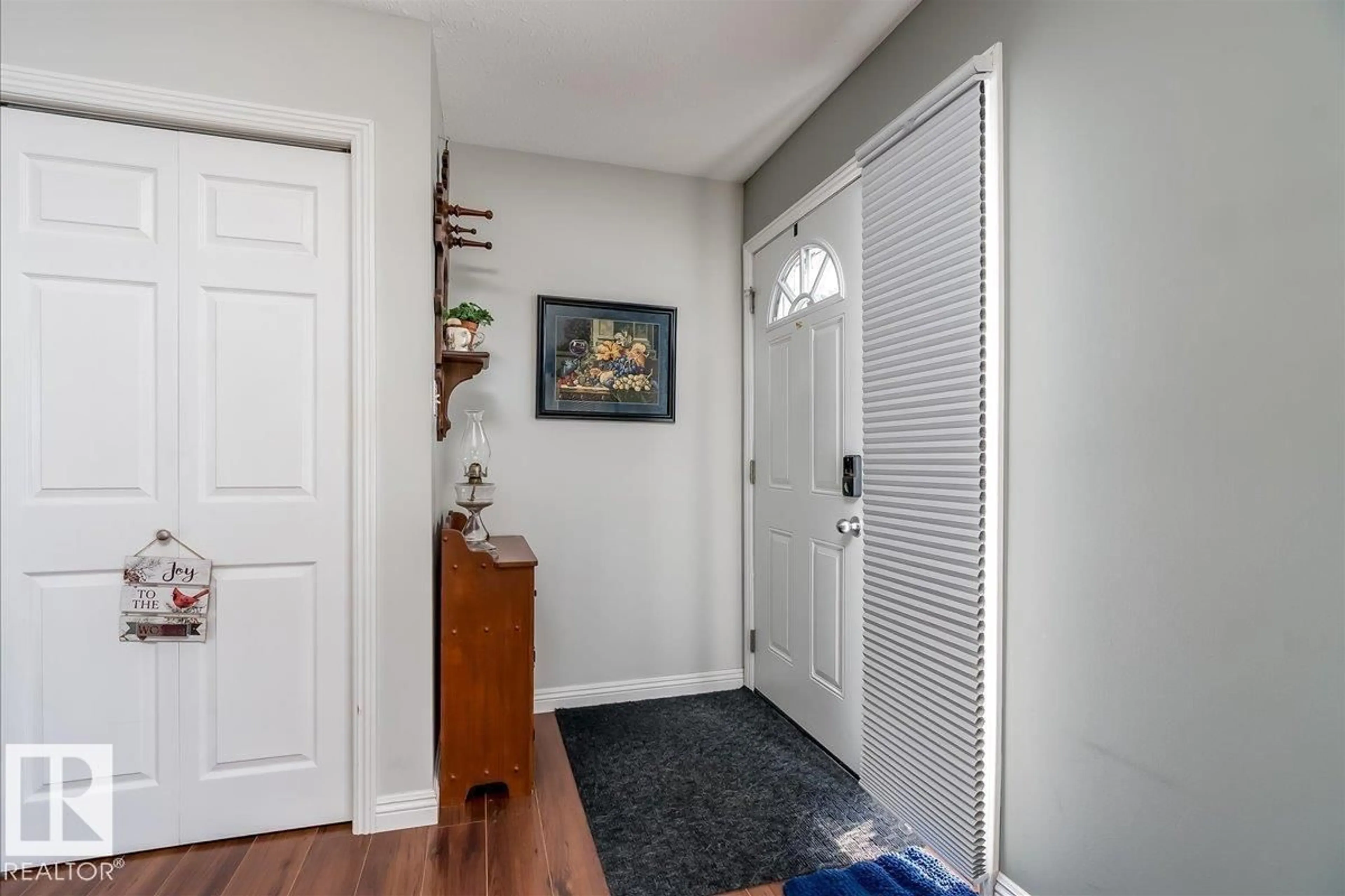 Indoor entryway for 4716 57 AV, Tofield Alberta T0B4J0