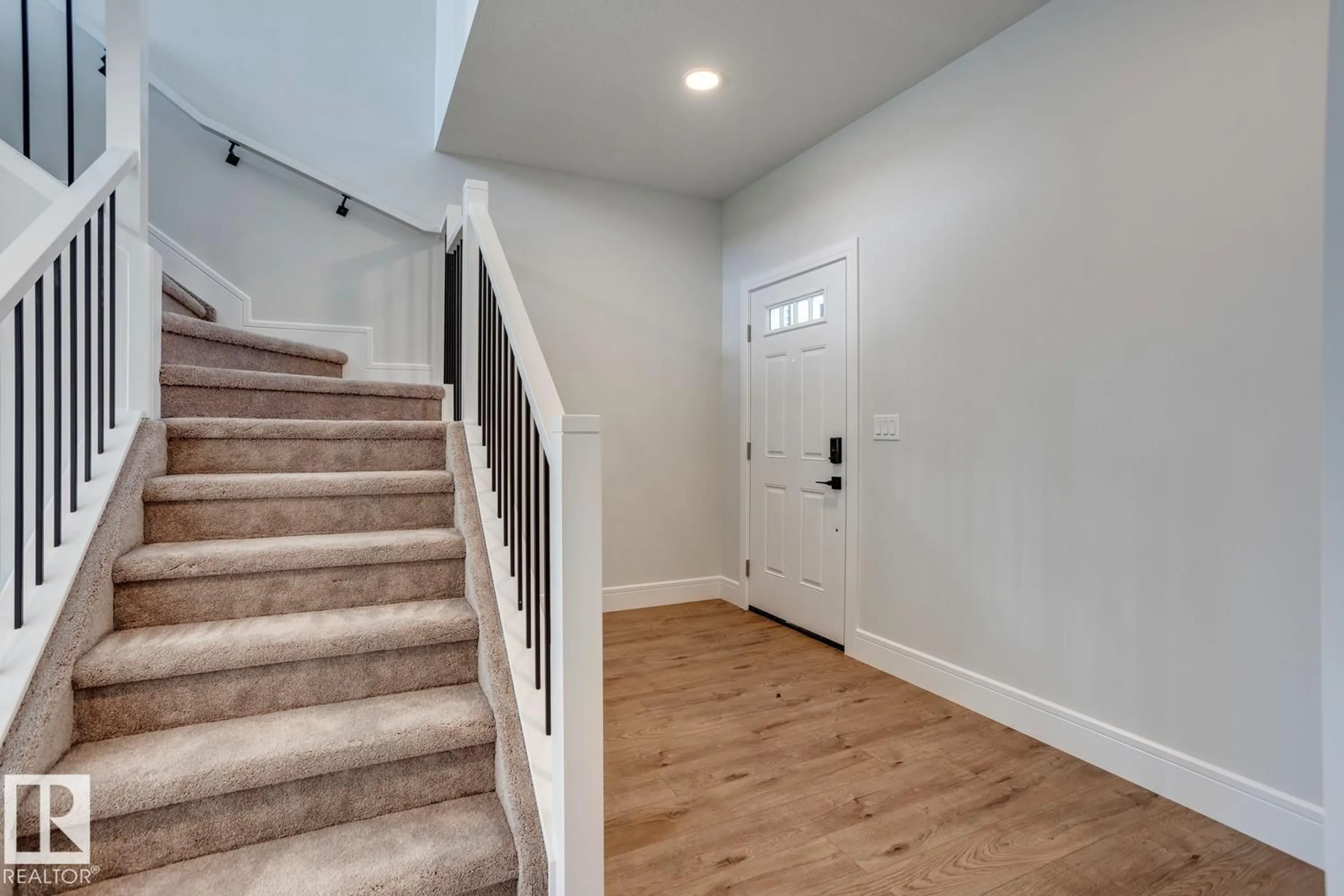 Indoor entryway for 54 FICUS WY, Fort Saskatchewan Alberta T8L0Z6