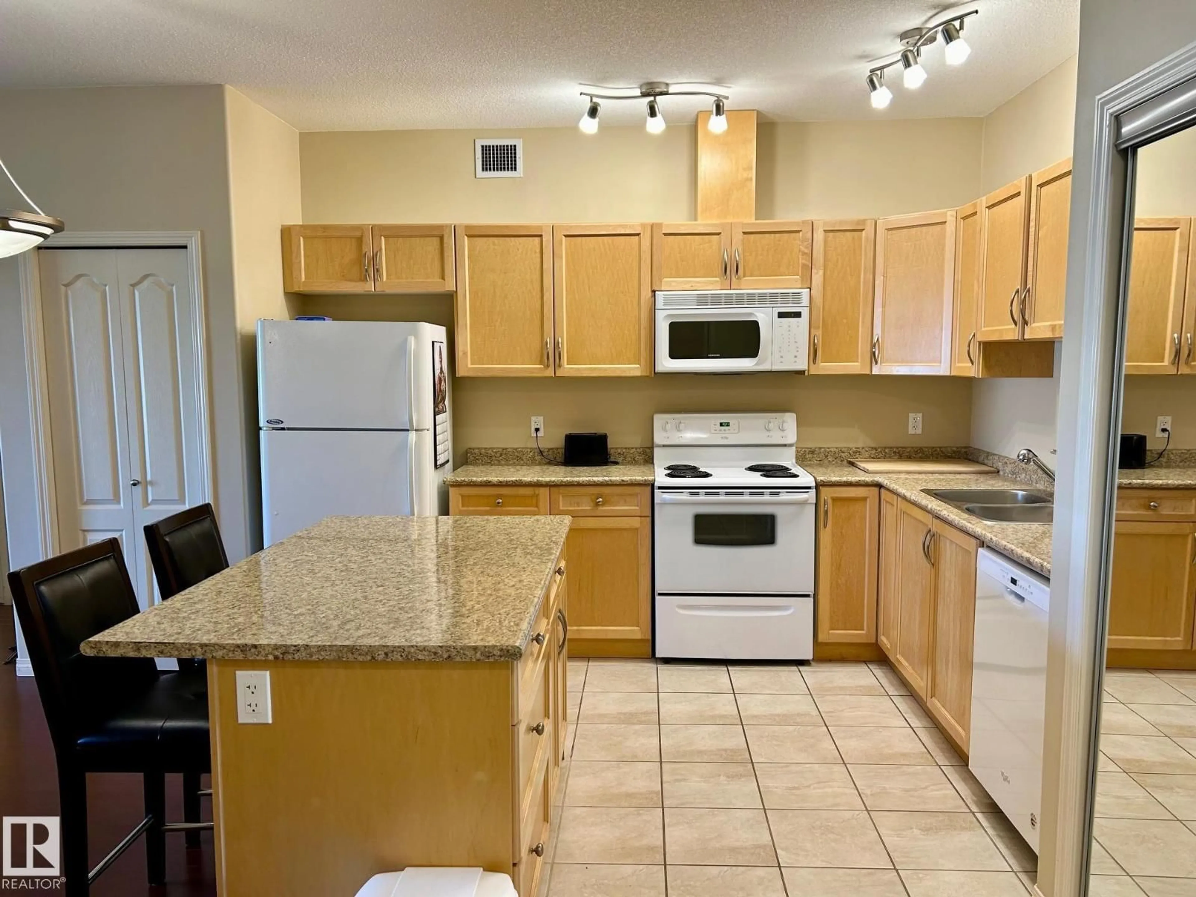 Standard kitchen, unknown for 115 105 WEST HAVEN DR, Leduc Alberta T9E0R9