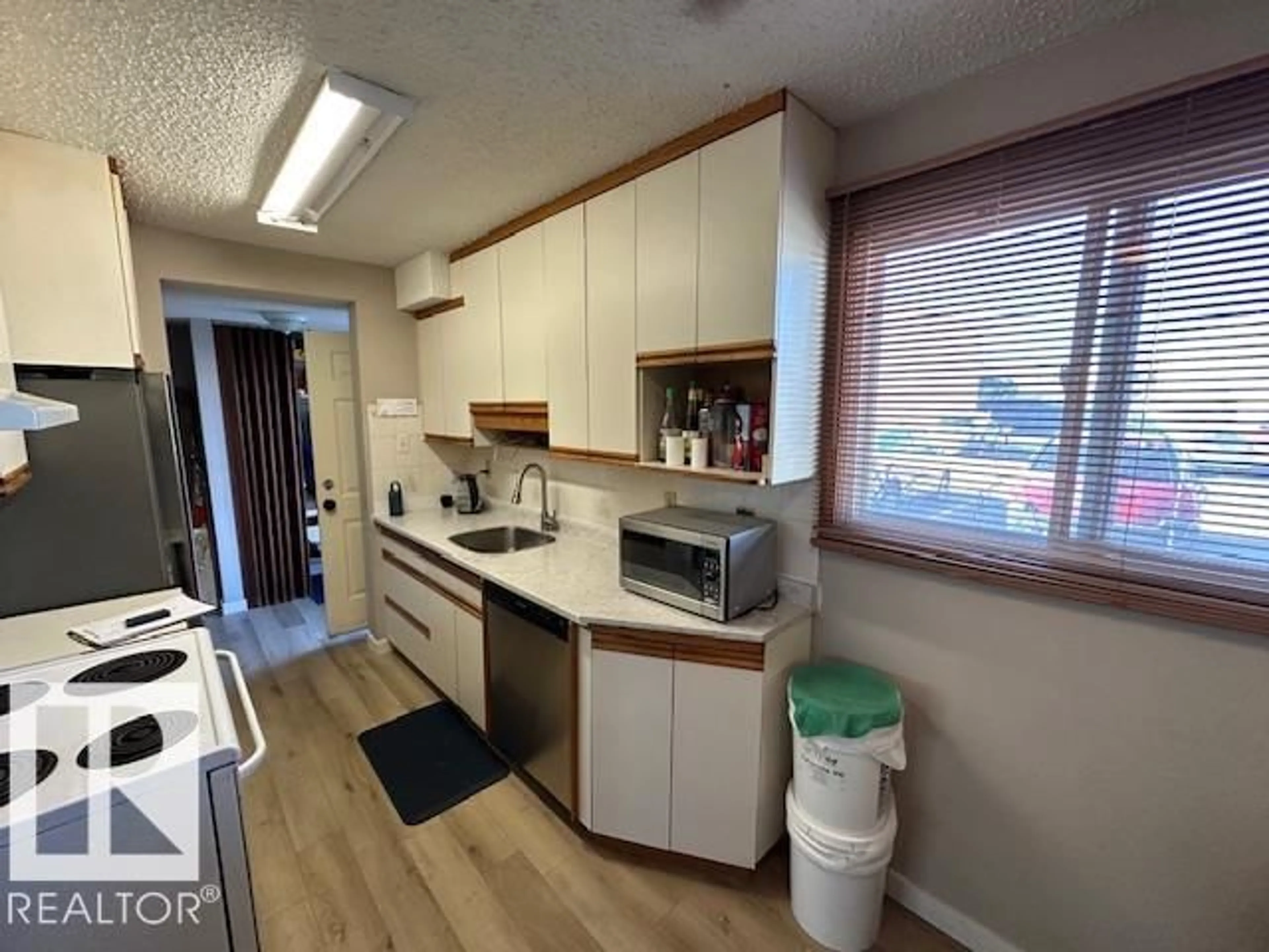 Unknown for 167 HARRISON DR, Edmonton Alberta T5A2X5