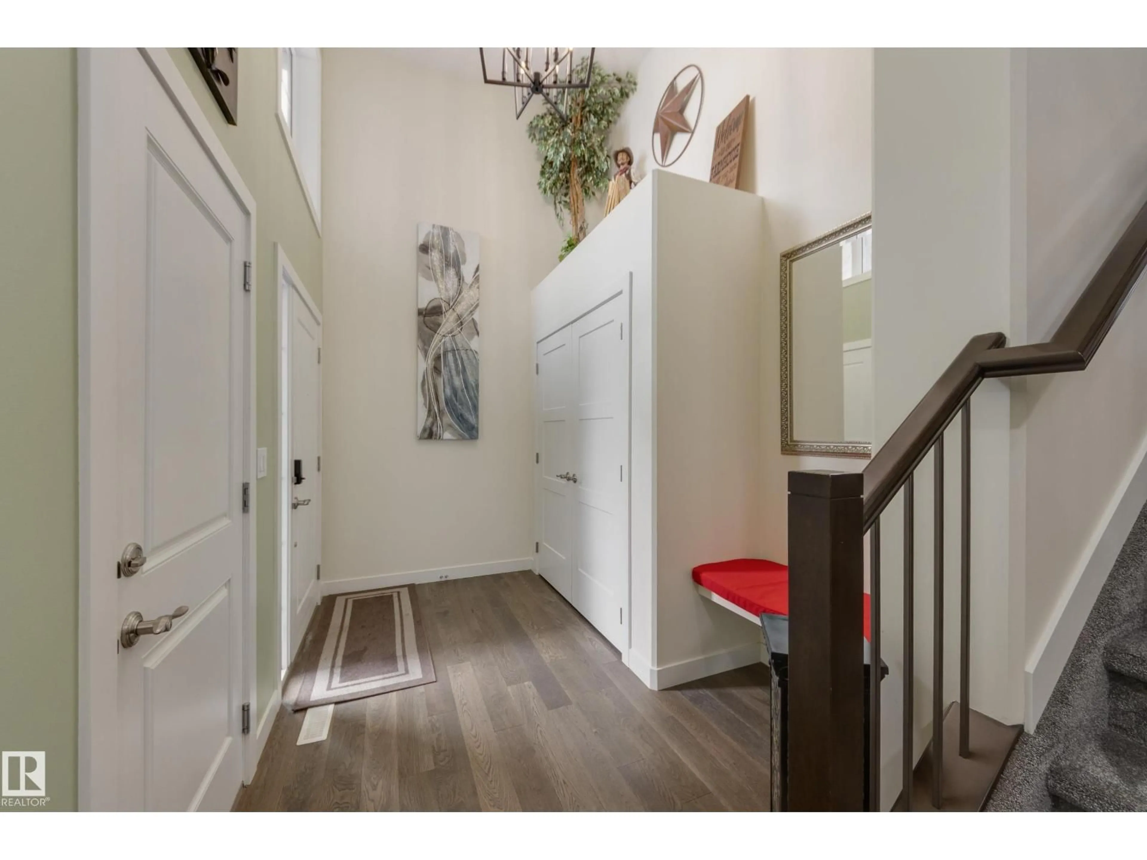 Indoor entryway for 64 MAPLE CR, Gibbons Alberta T0A1N0