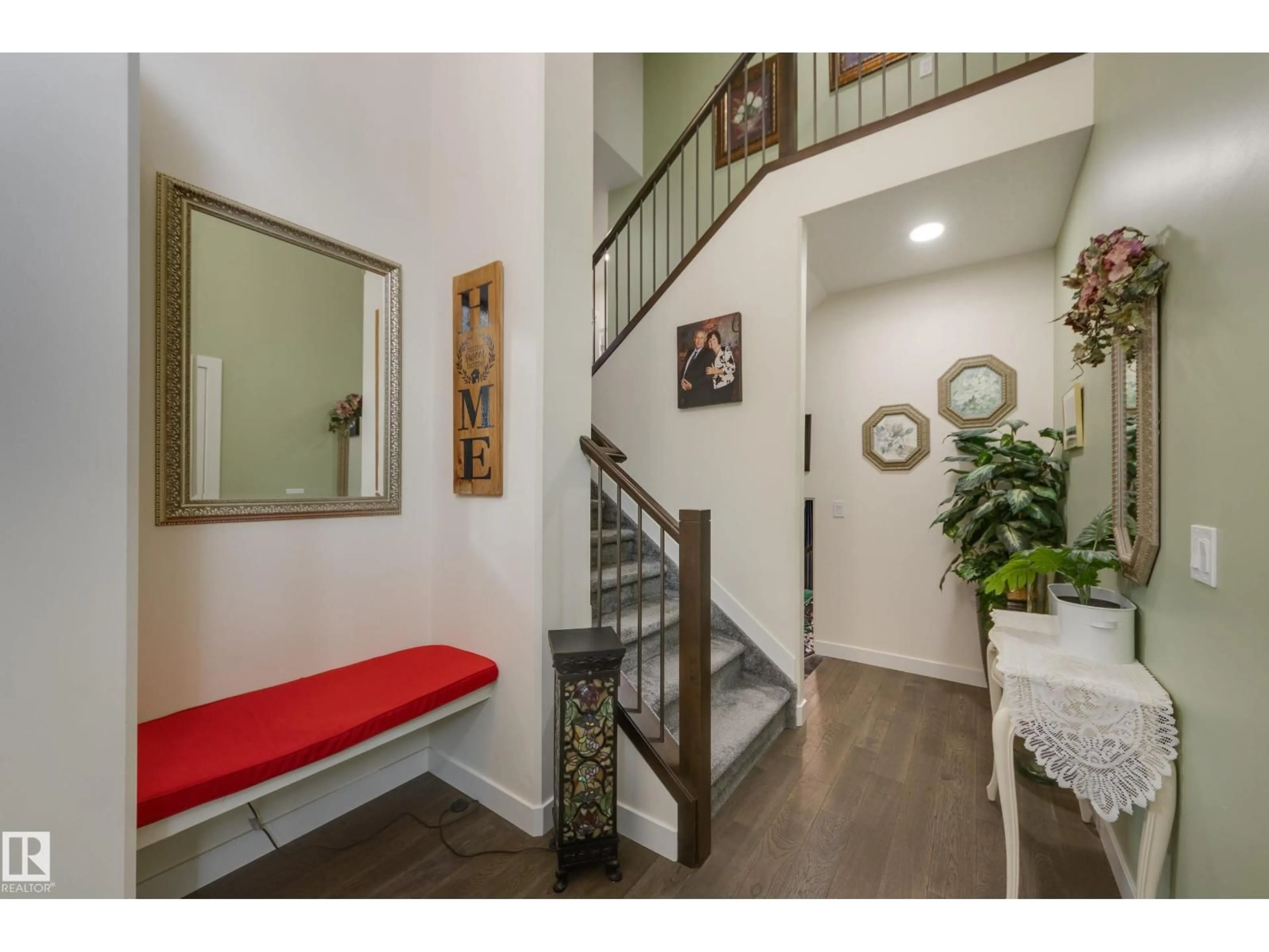 Indoor entryway for 64 MAPLE CR, Gibbons Alberta T0A1N0