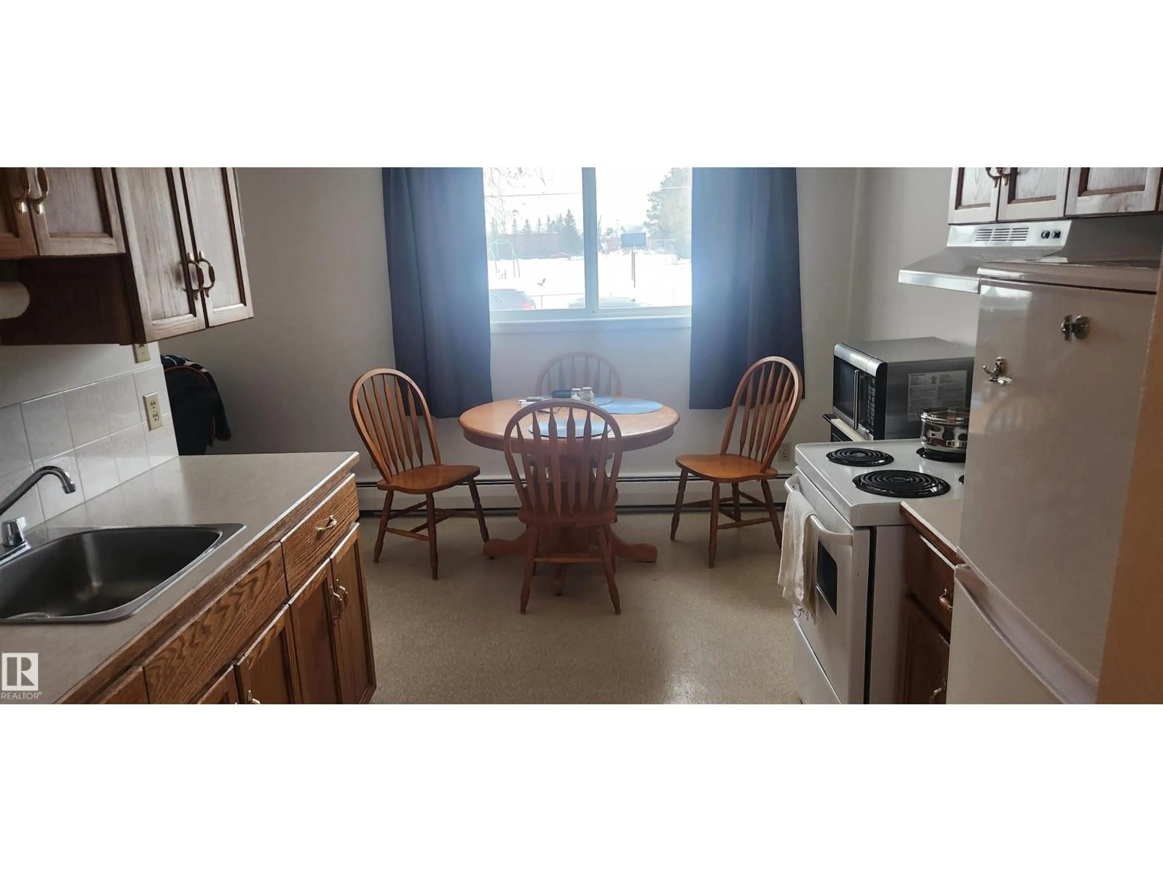 Standard kitchen, unknown for 9540 100 AV, Westlock Alberta T7P2B5