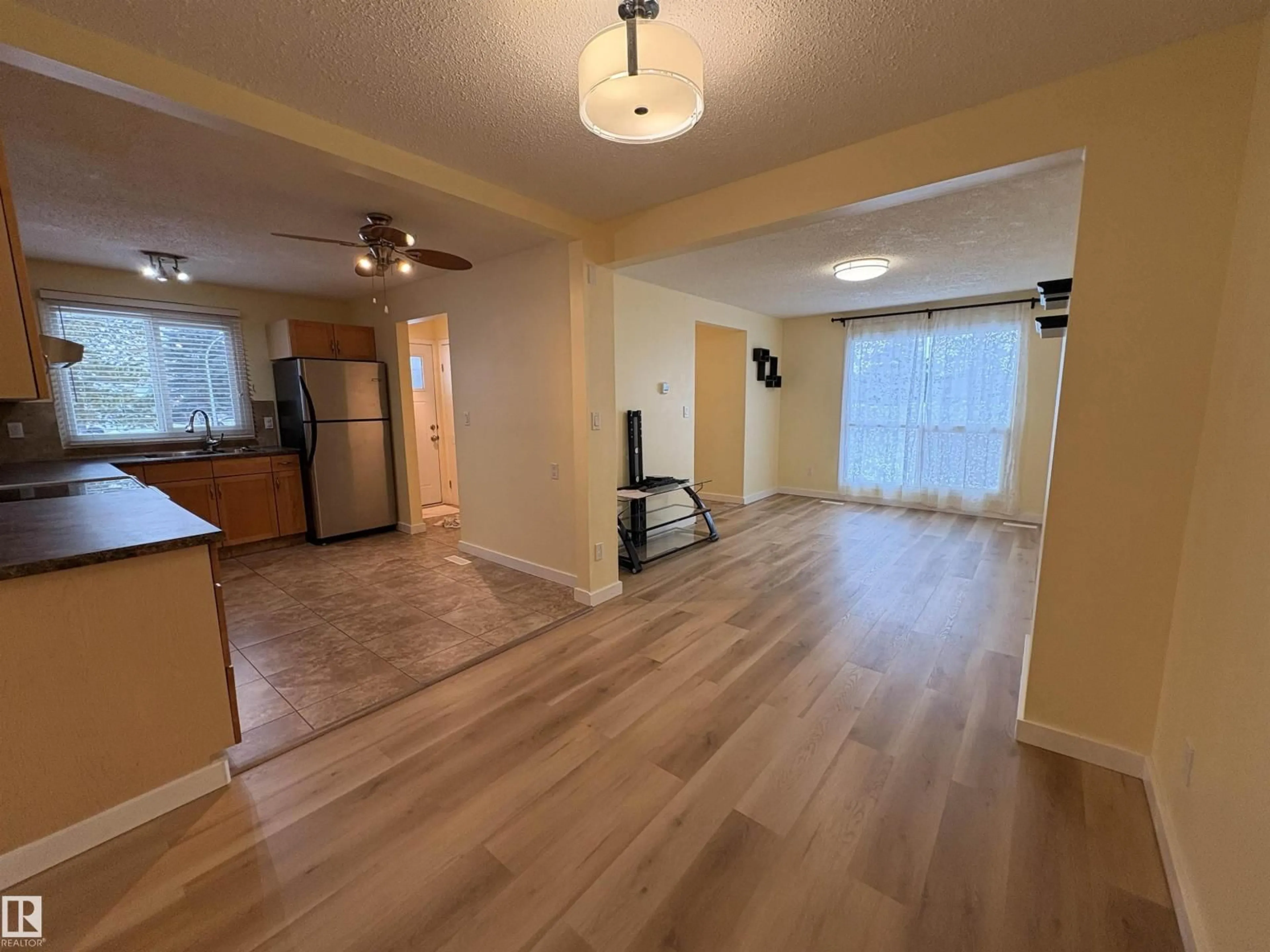 A pic of a room for NW - 13279 47 ST, Edmonton Alberta T5A3L5