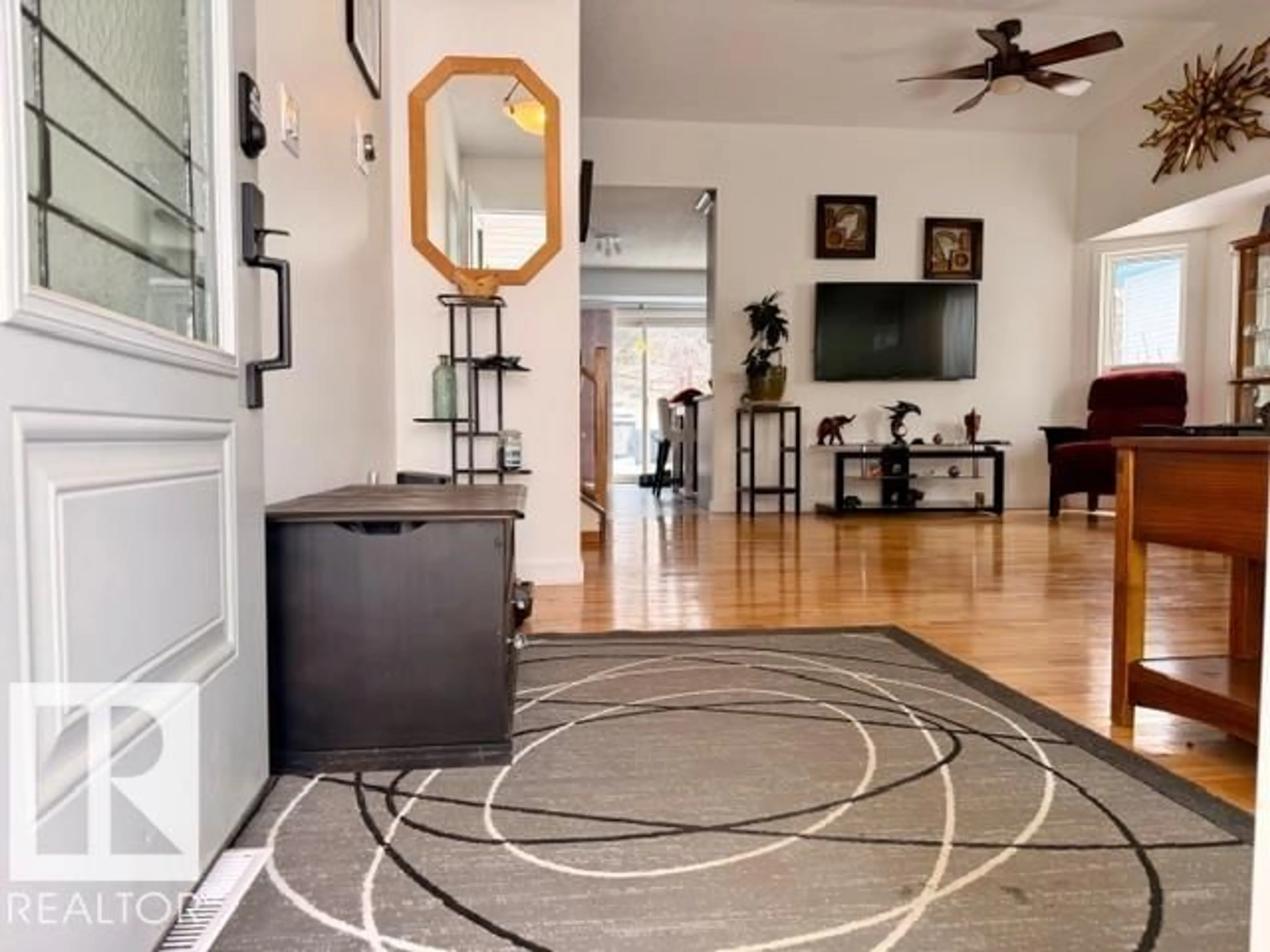 Indoor entryway for 5607 54 ST, Beaumont Alberta T4X1L7