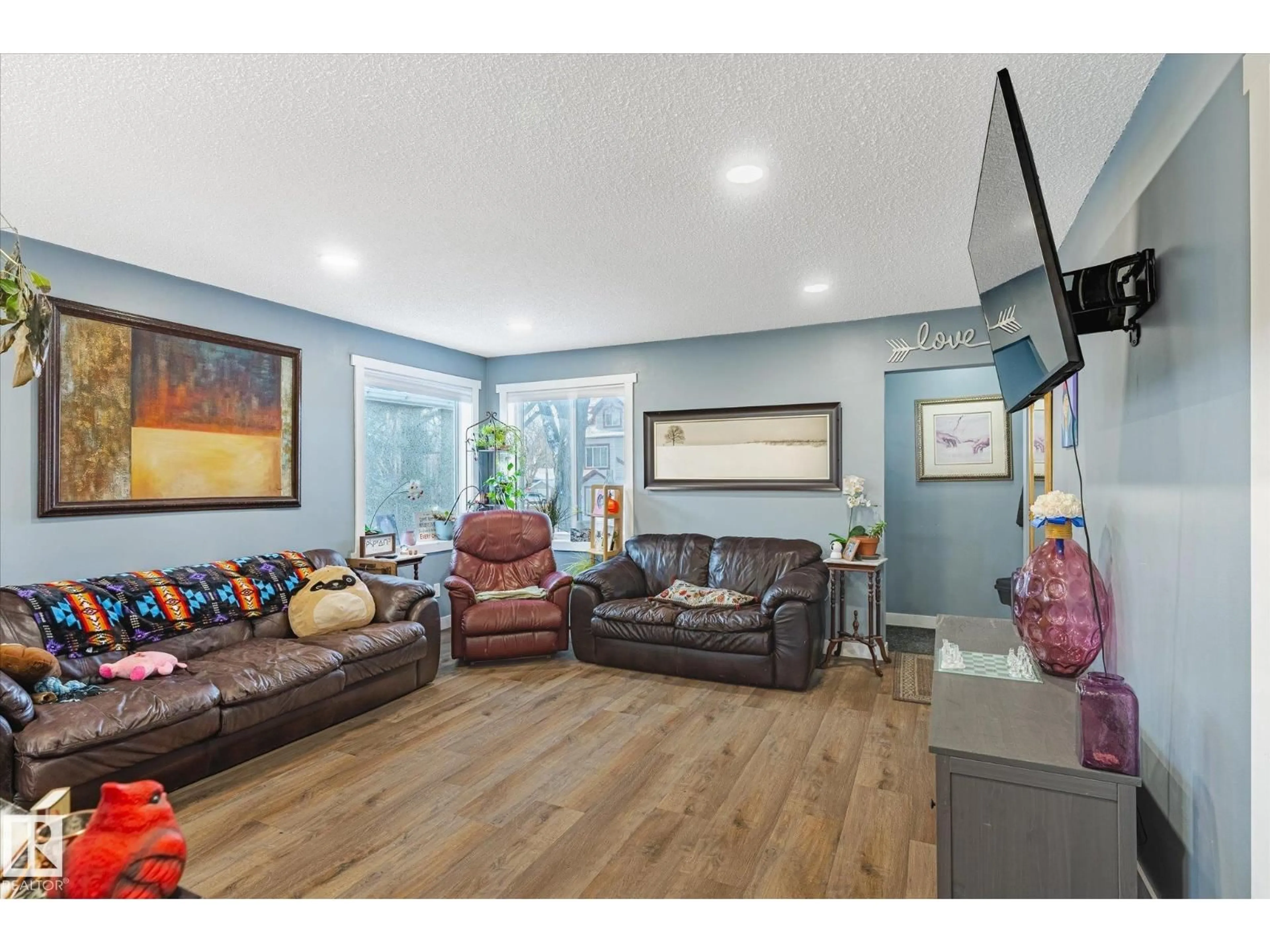 Living room with furniture, unknown for 11907 70 ST, Edmonton Alberta T5B1V1