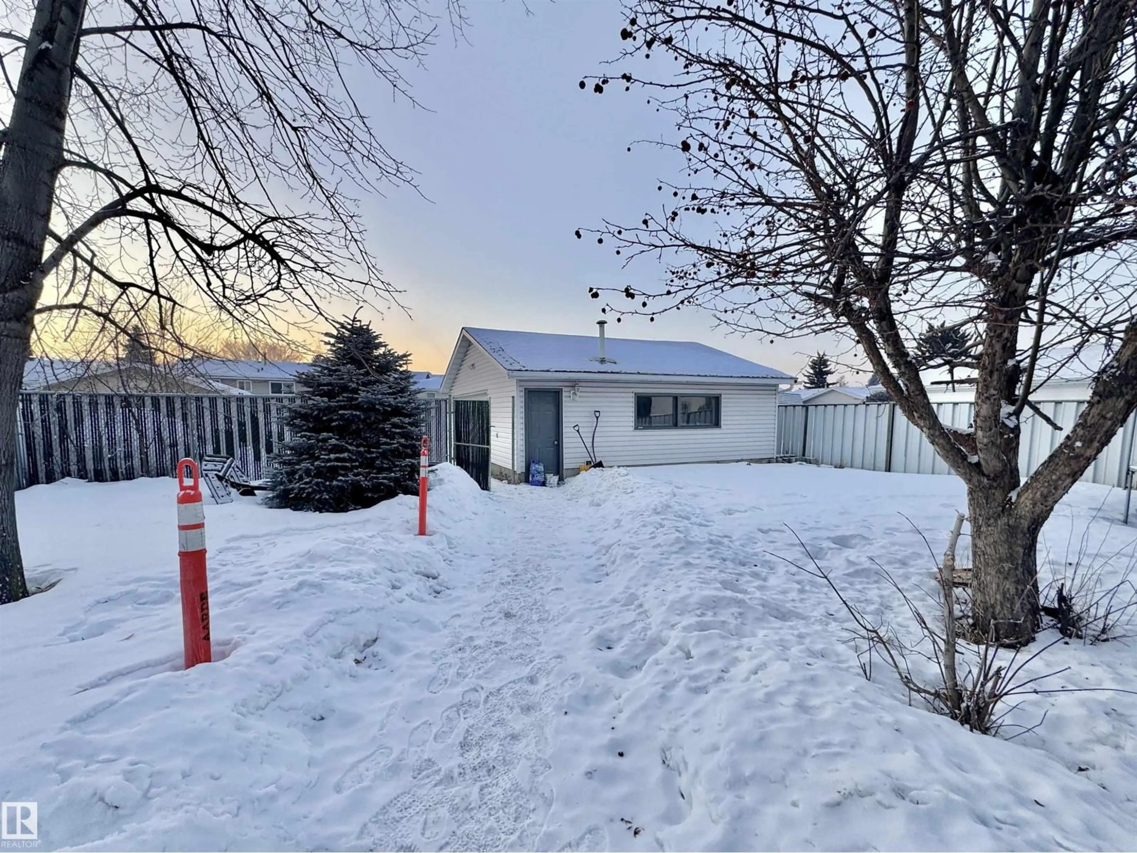 A pic from outside/outdoor area/front of a property/back of a property/a pic from drone, street for NW - 14304 79 ST, Edmonton Alberta T5C1K3