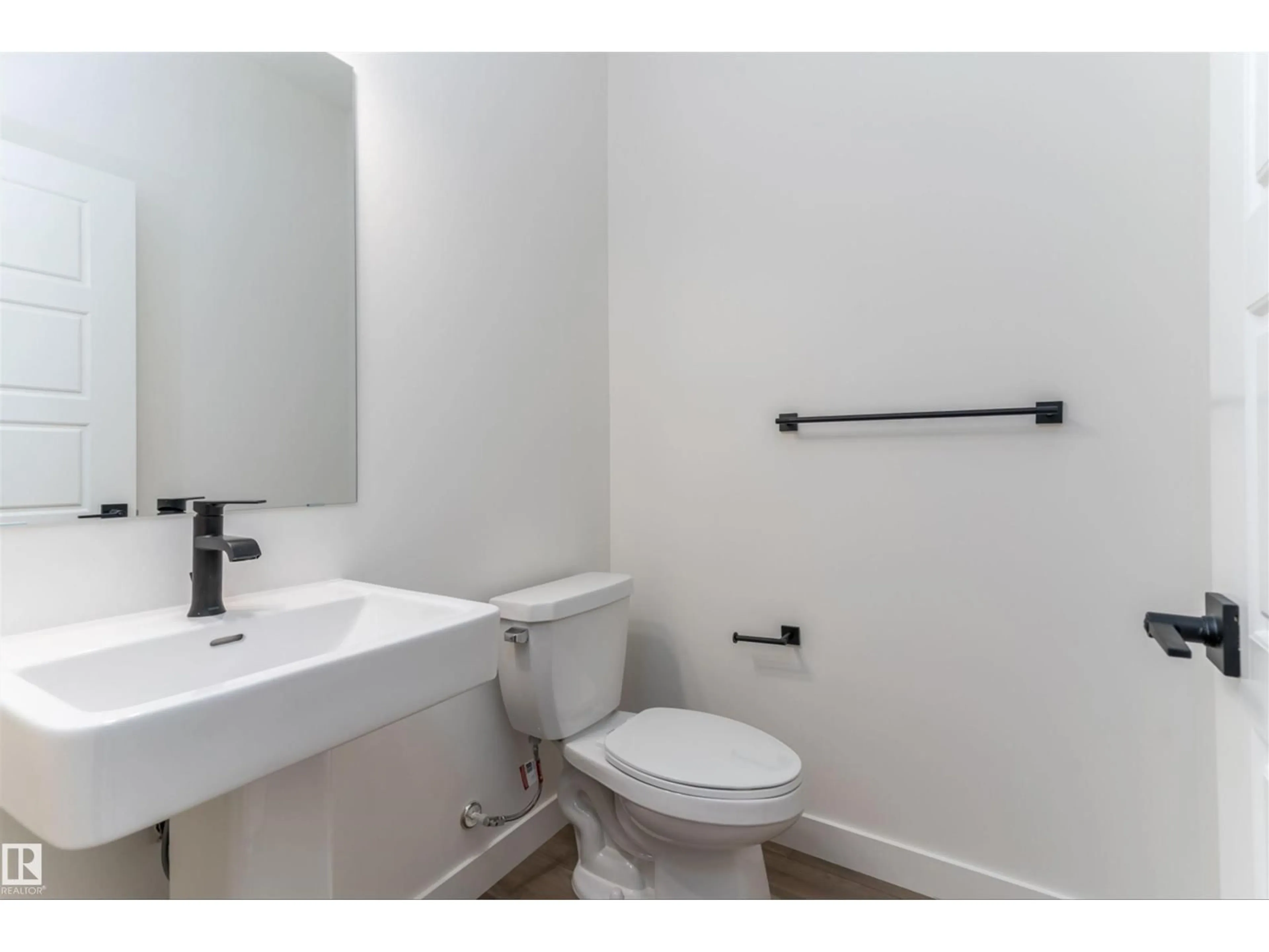 Standard bathroom, unknown for 1 EMPRESS WY, Spruce Grove Alberta T7X4B7