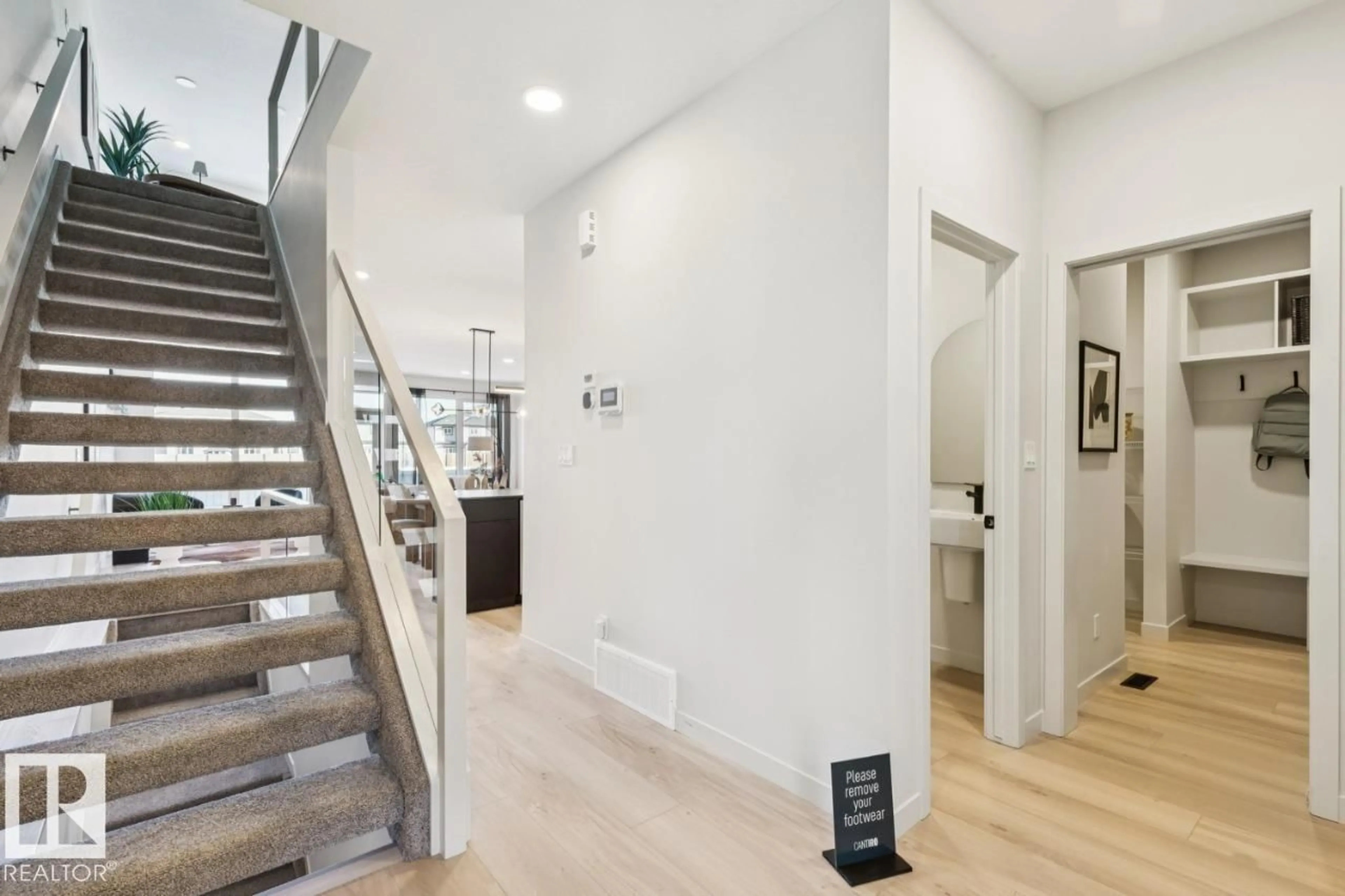 Indoor foyer for 5105 69 ST, Beaumont Alberta T4X3E4