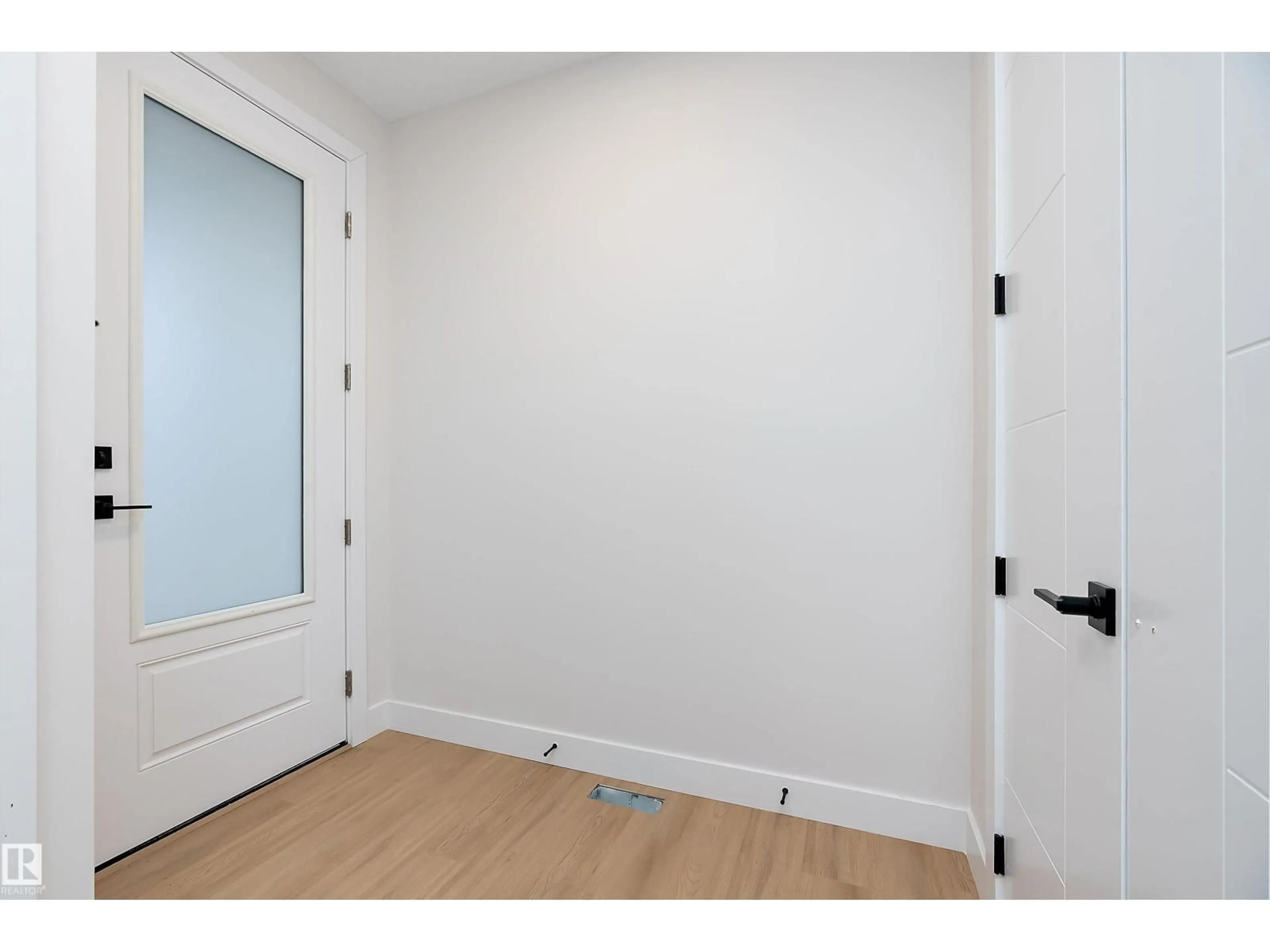 Indoor entryway for 38 ASTORIA PL, Devon Alberta T9G0M7