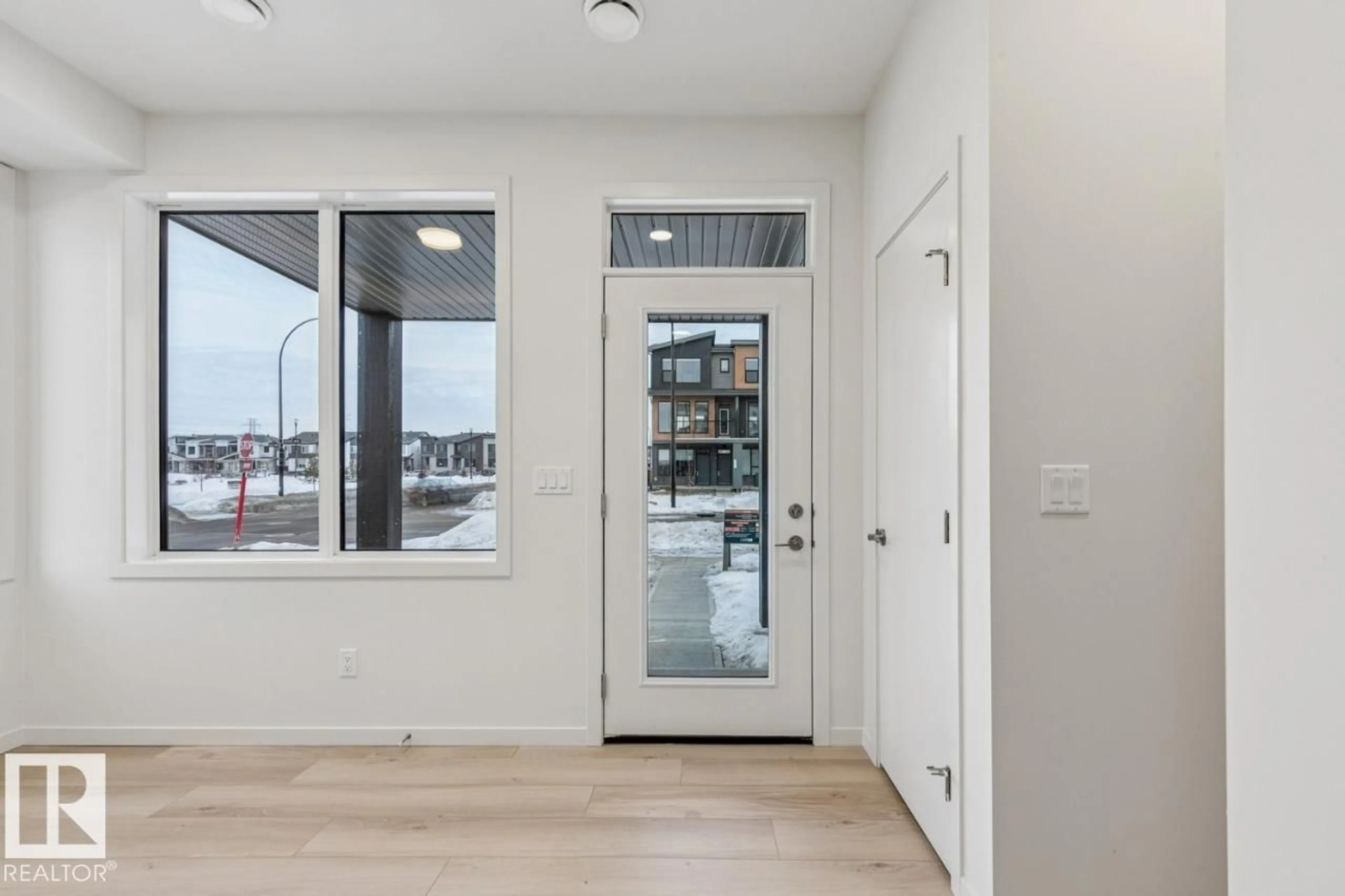 Indoor entryway for 2604 ALCES WY, Edmonton Alberta T6X3L5