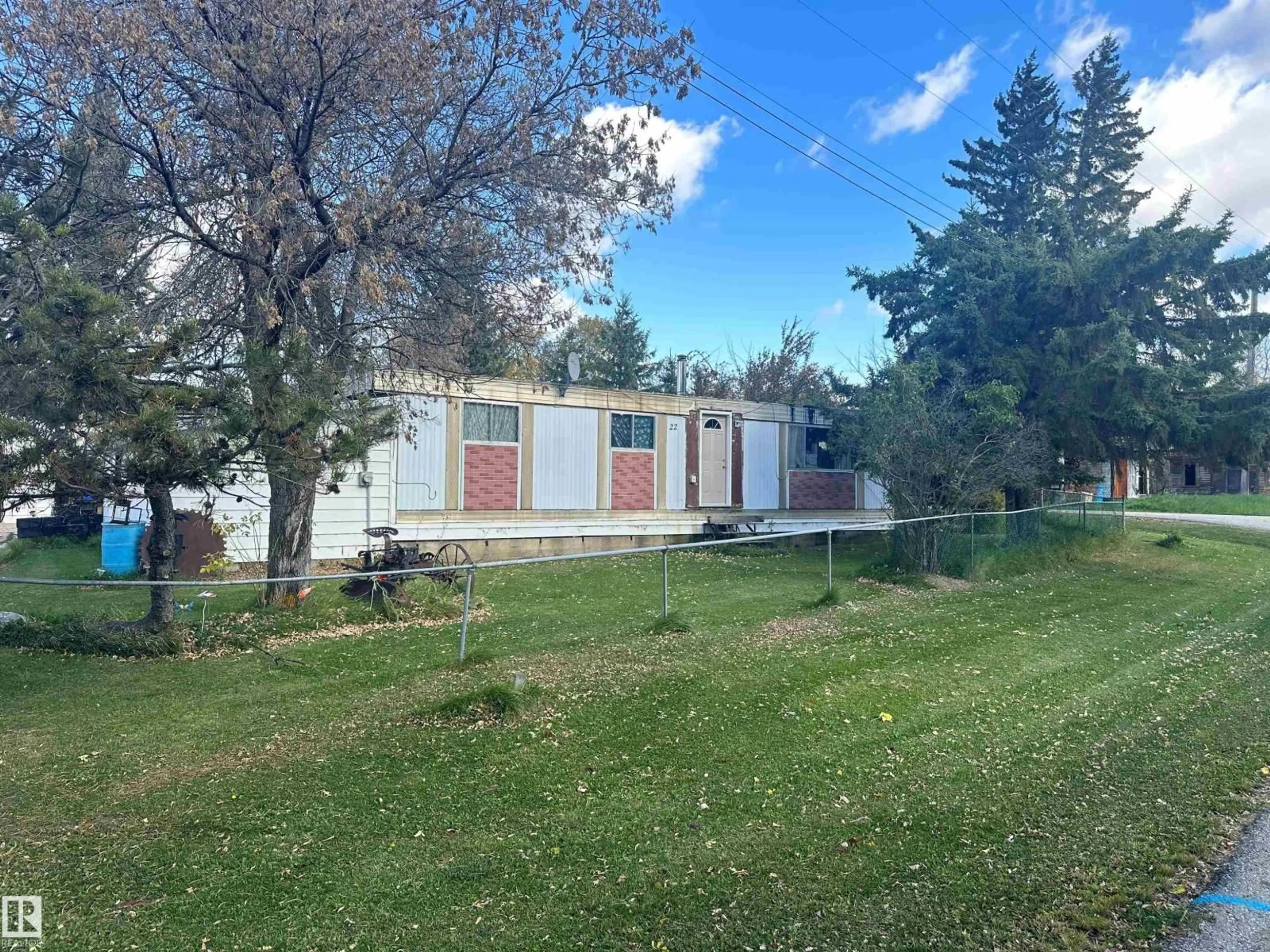 Shed for #22 - 20575 WYE RD, Rural Strathcona County Alberta T8G1H1