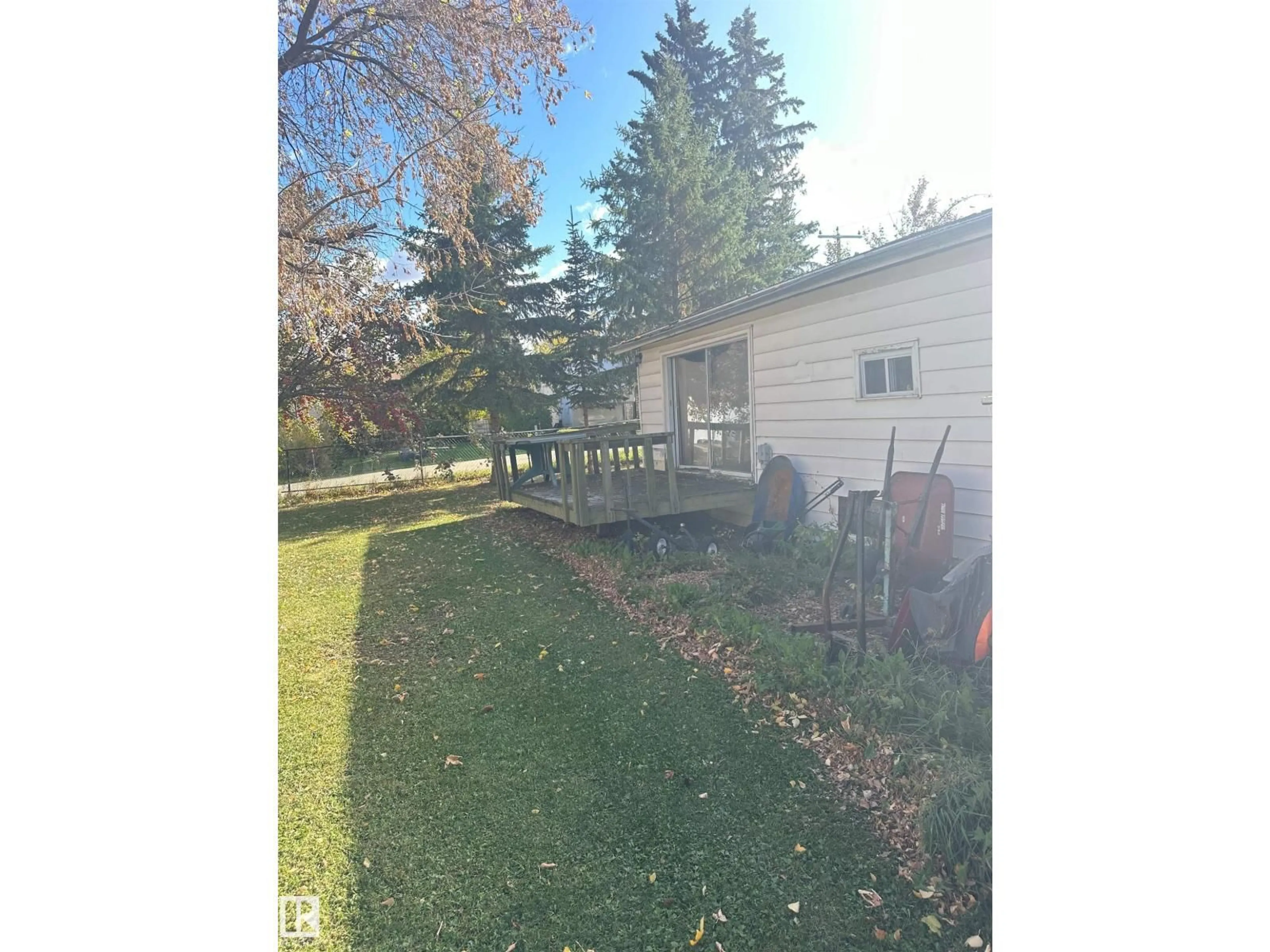 Shed for #22 - 20575 WYE RD, Rural Strathcona County Alberta T8G1H1