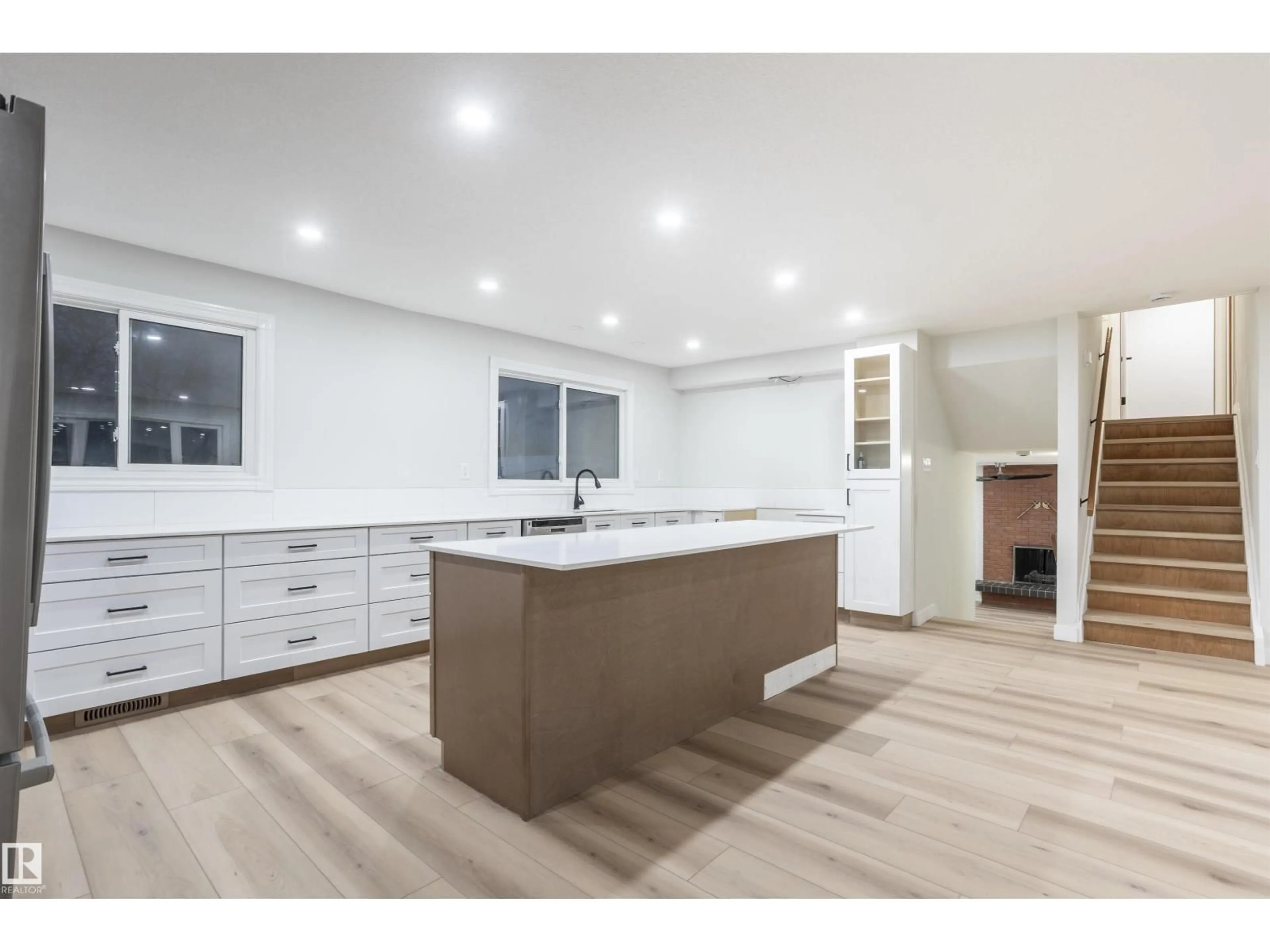 Open concept kitchen, unknown for 47 MANOR DR, Sherwood Park Alberta T8A0P9