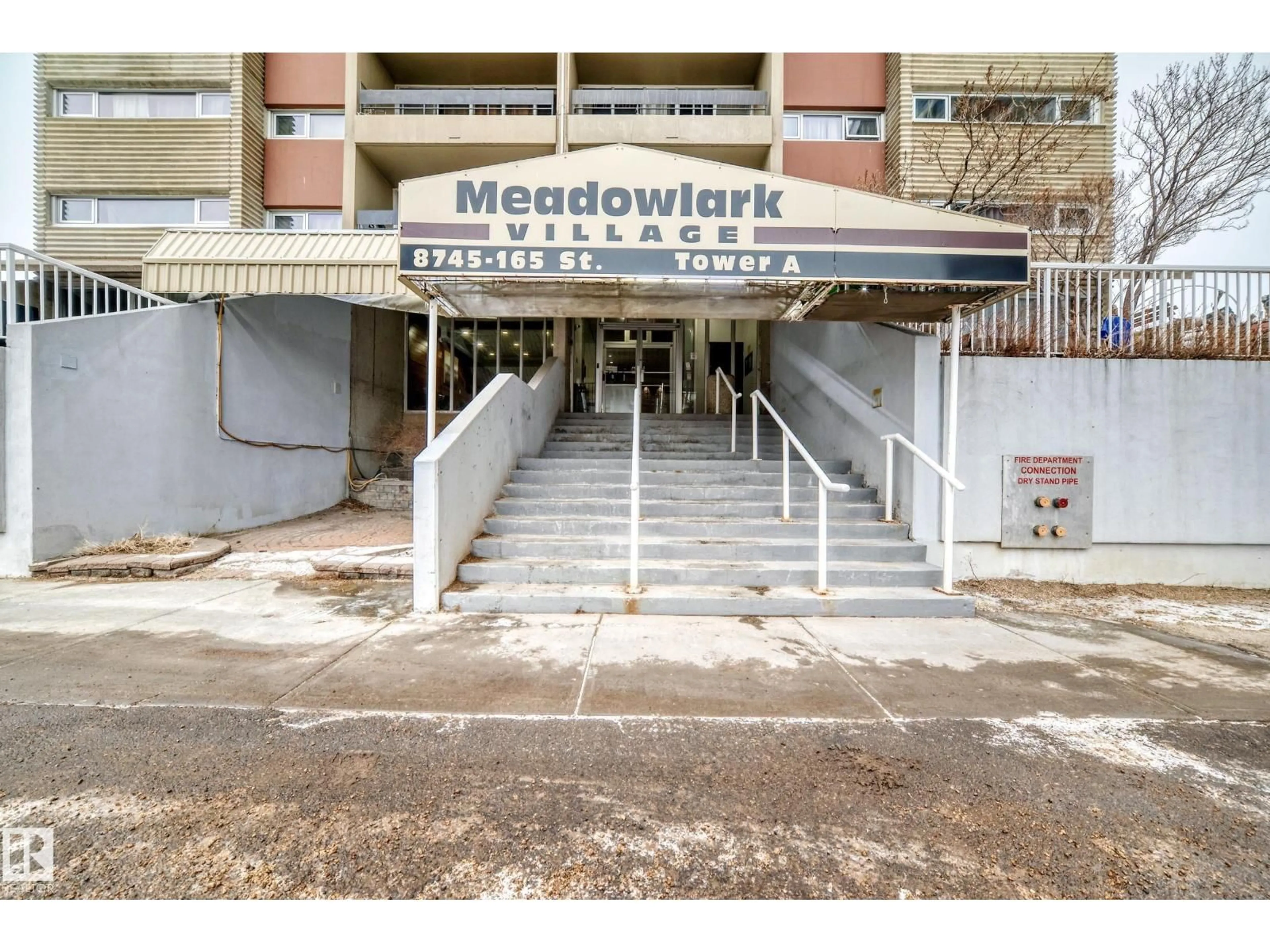 Indoor foyer for #90 - 8745 165 ST NW, Edmonton Alberta T5R2R7