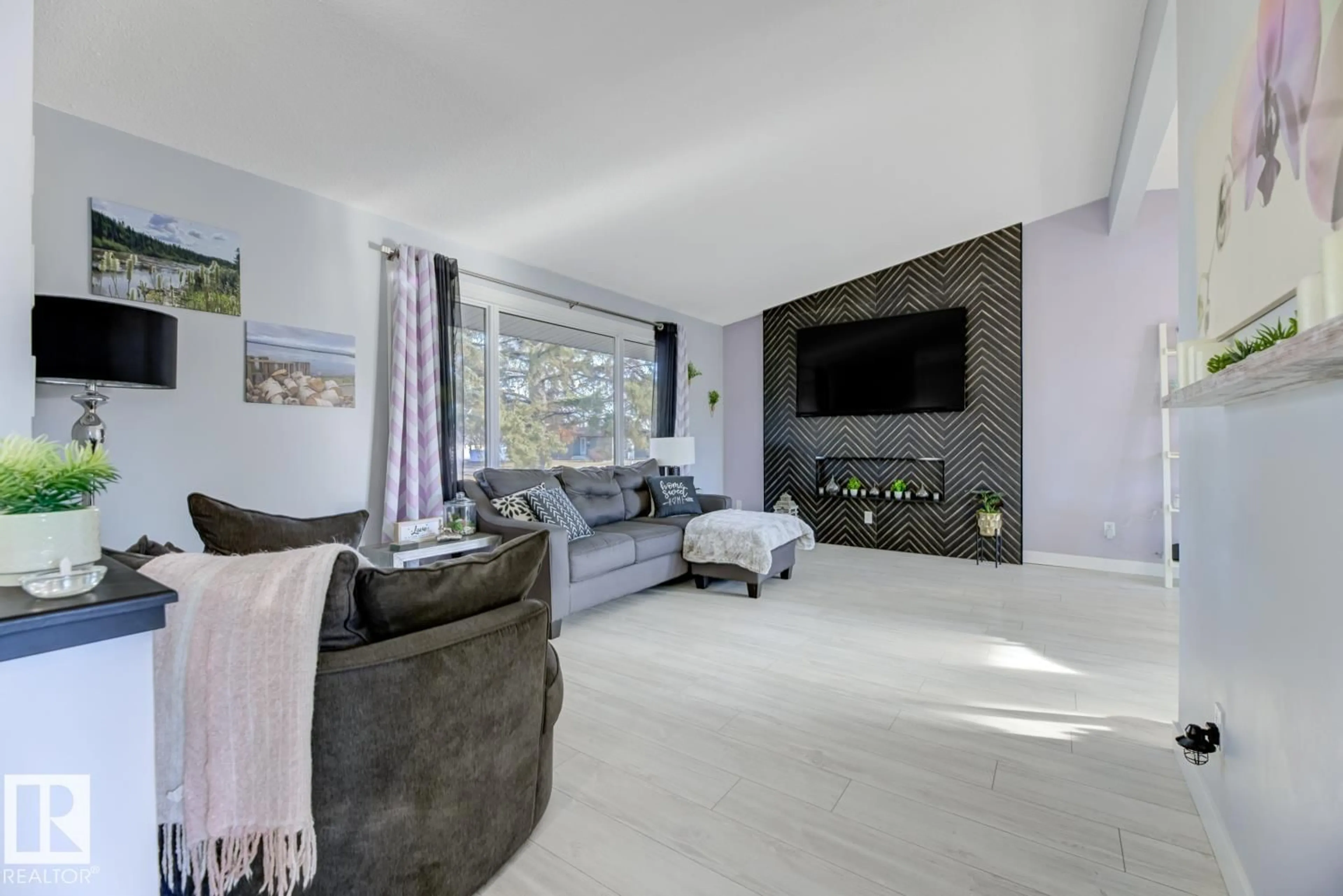 Living room with furniture, unknown for NW - 5707 89 AV, Edmonton Alberta T6B0M8