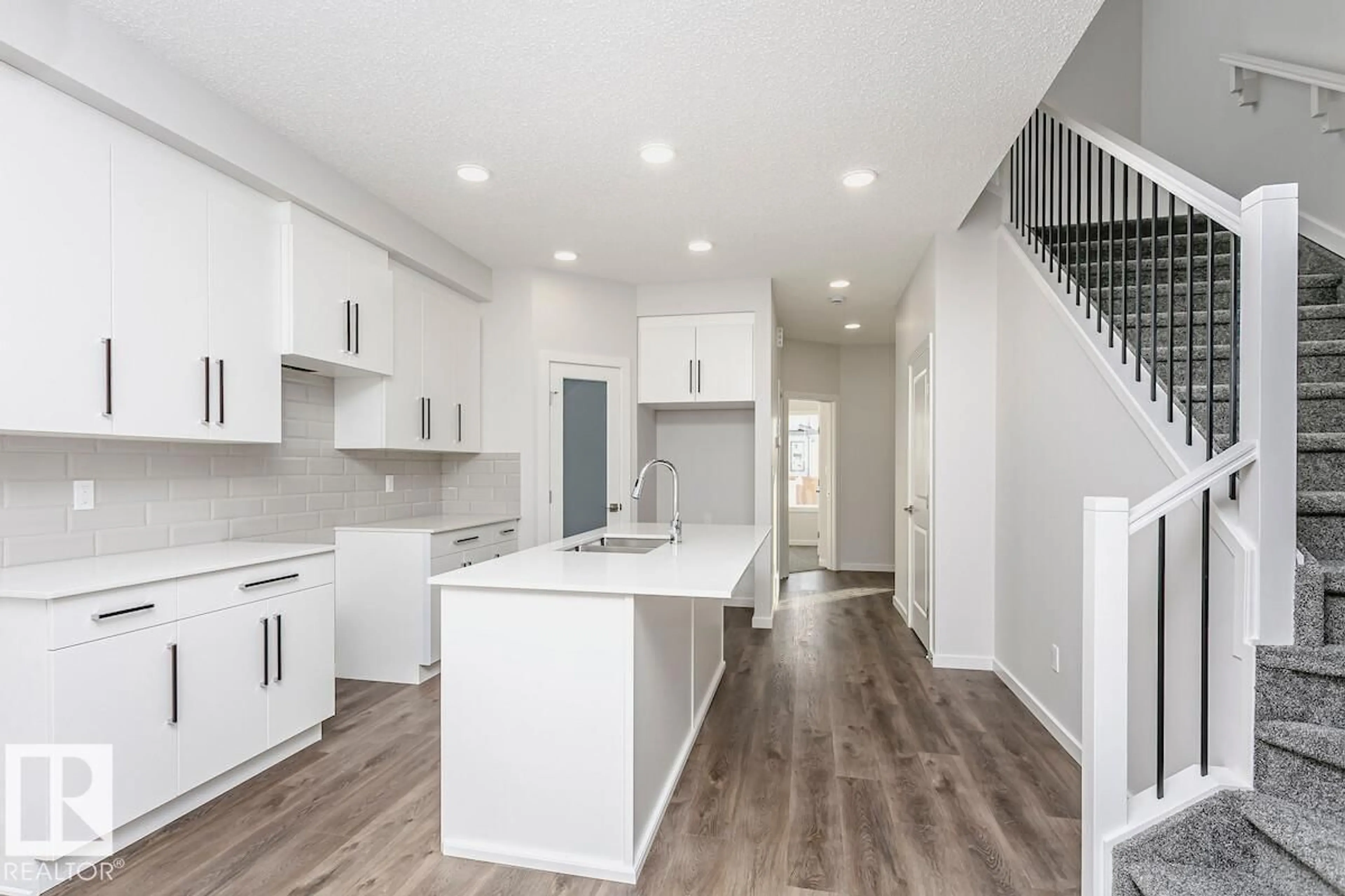 Open concept kitchen, unknown for 790 MATTSON DR, Edmonton Alberta T6X1A3