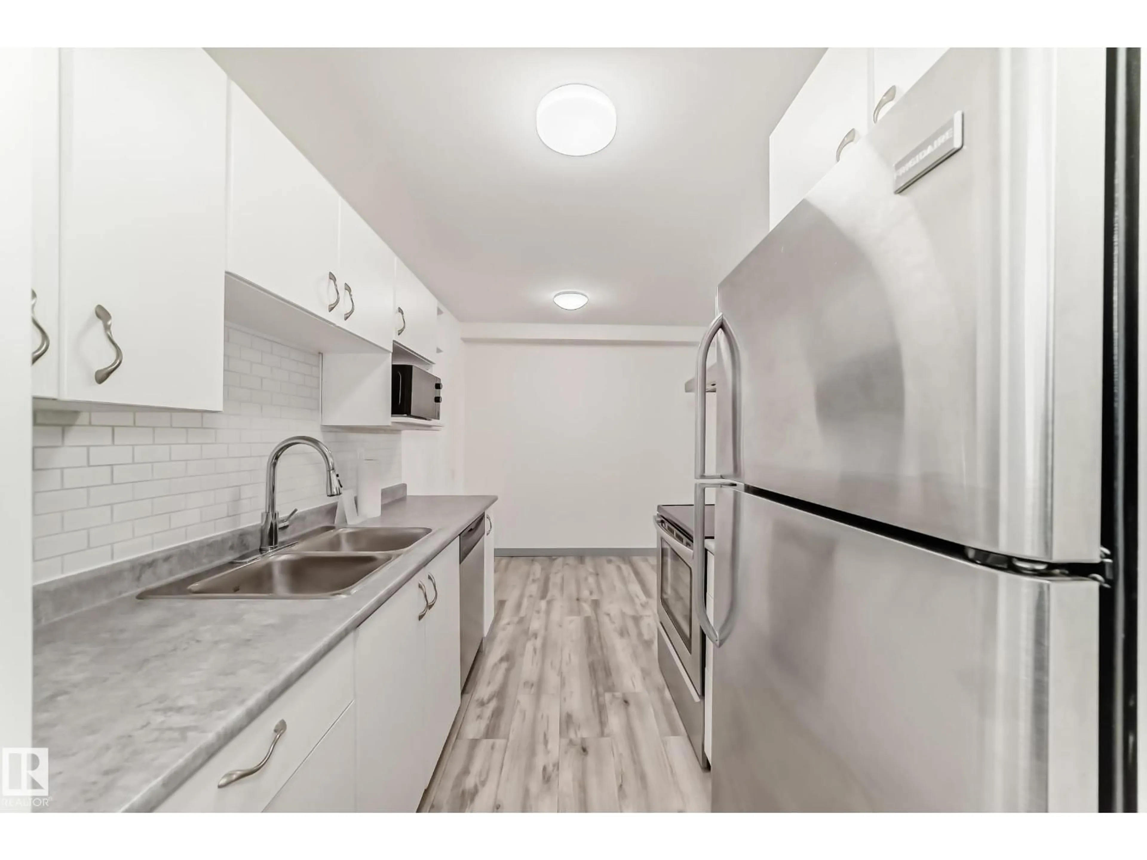 Standard kitchen, unknown for #4 - 13230 FORT RD, Edmonton Alberta T5A1C2