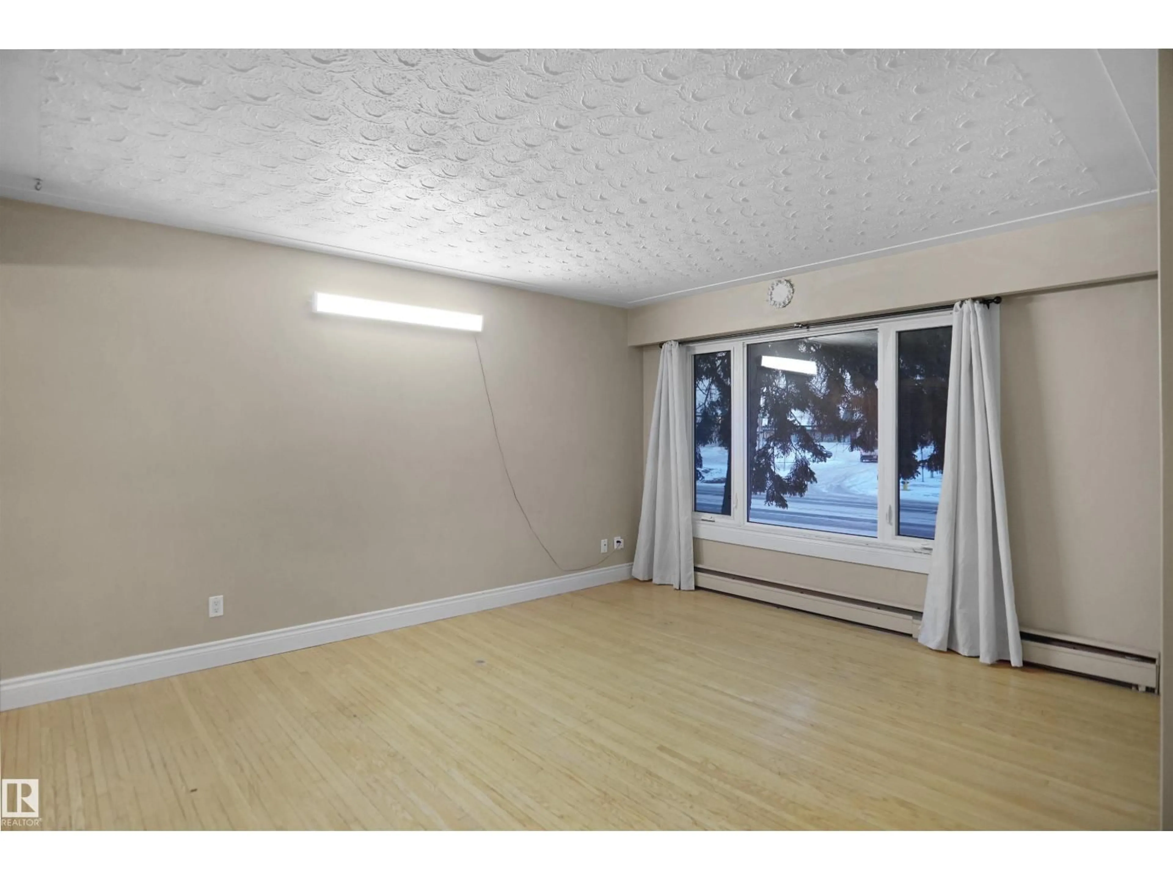 A pic of a room for 12411 132 AV, Edmonton Alberta T5L3P8