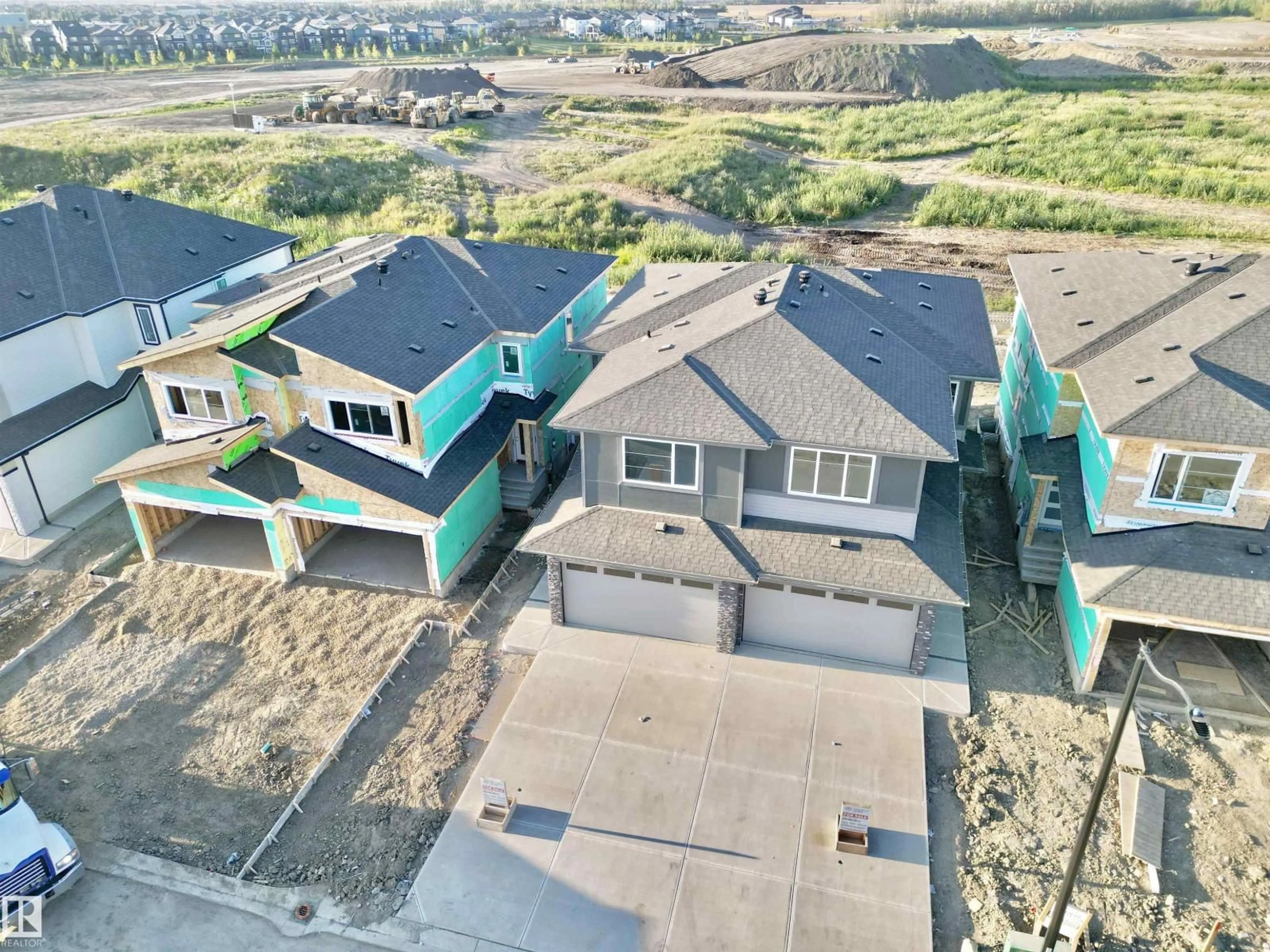 A pic from outside/outdoor area/front of a property/back of a property/a pic from drone, street for 133 PIERWYCK LO, Spruce Grove Alberta T7X3H1