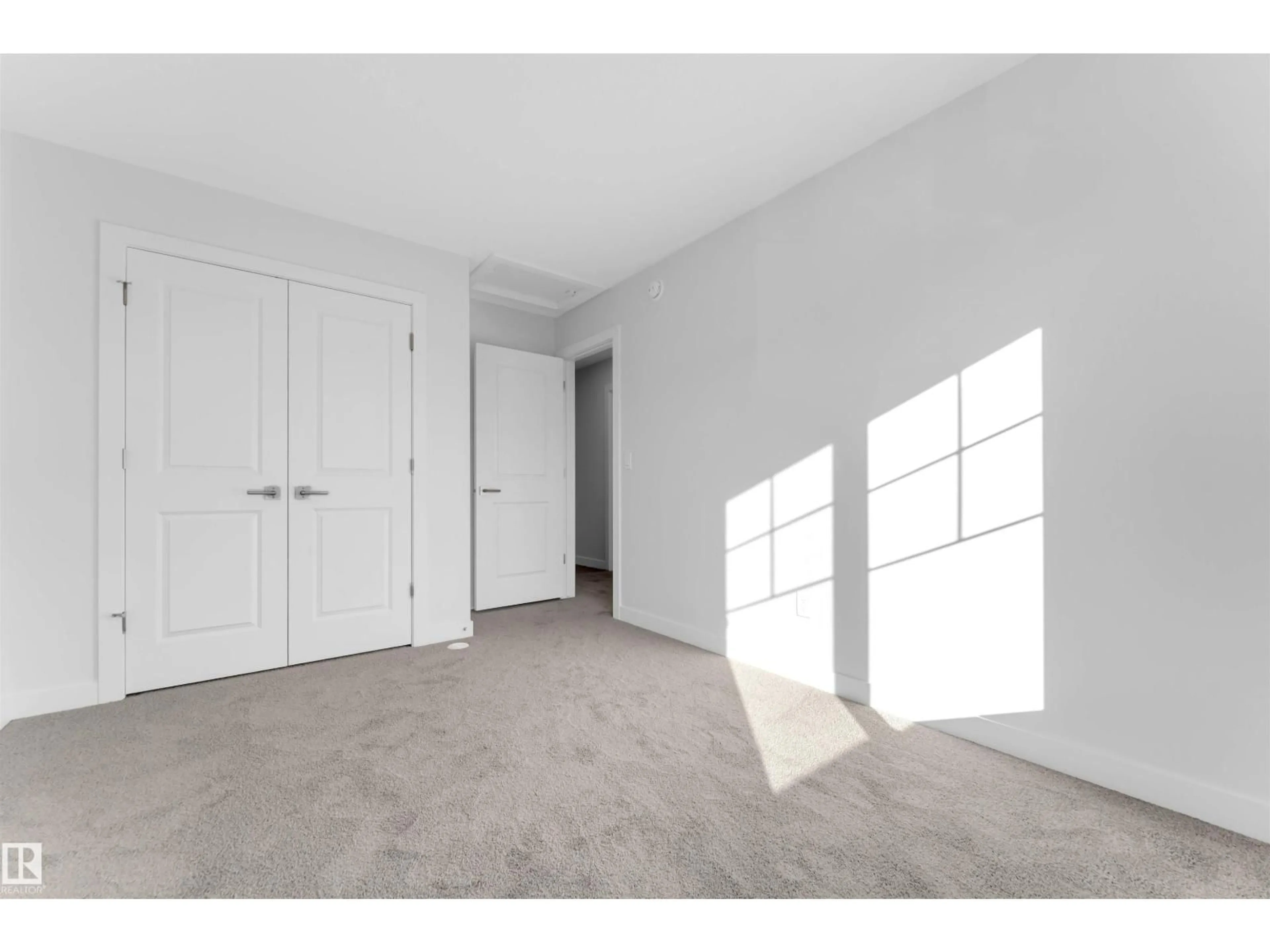 A pic of a room for 911 18 AV, Edmonton Alberta T6T2X3