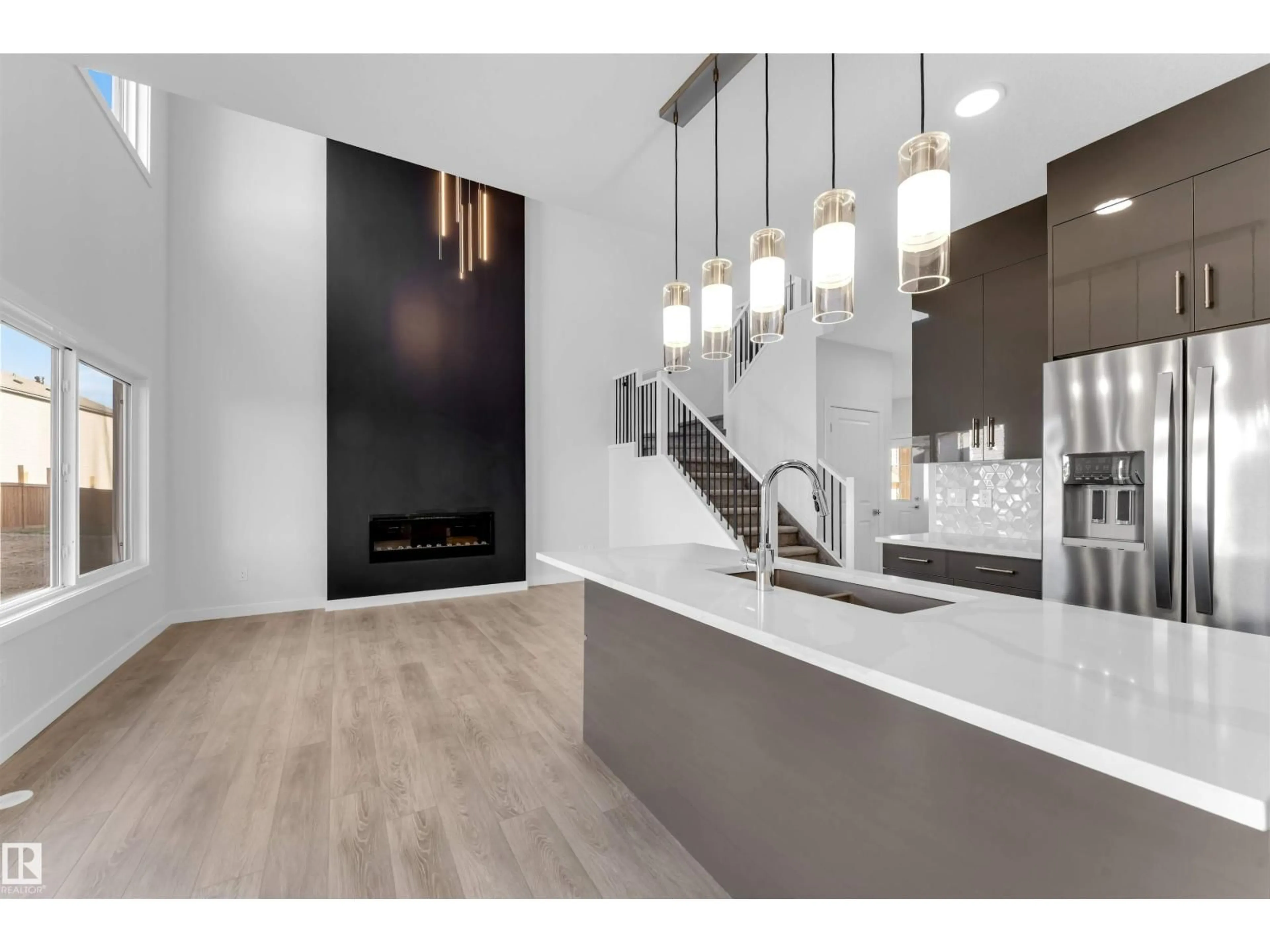 Open concept kitchen, unknown for 935 18 AV, Edmonton Alberta T6T2X3