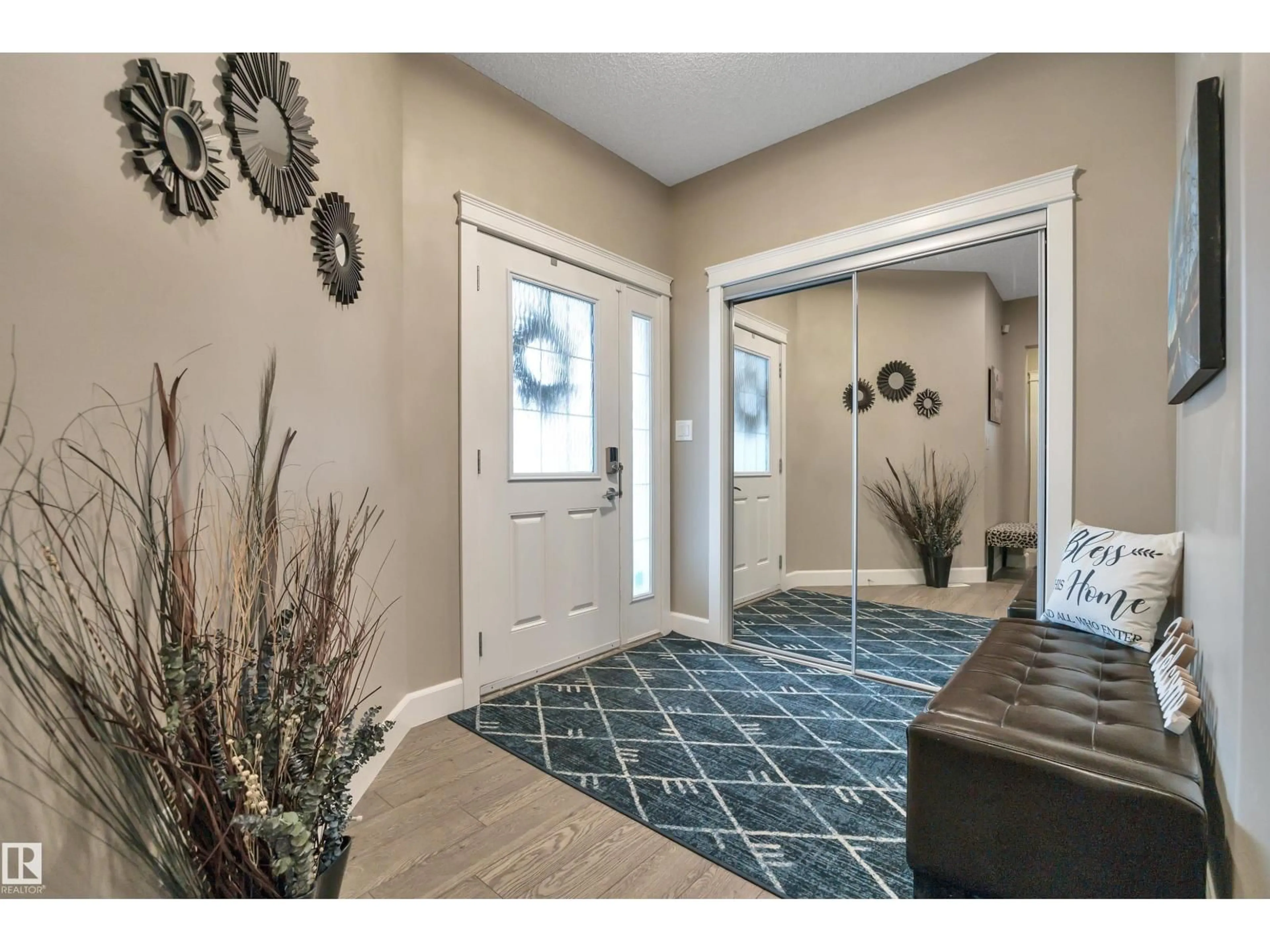 Indoor entryway for 1958 AINSLIE LINK, Edmonton Alberta T6W2L9