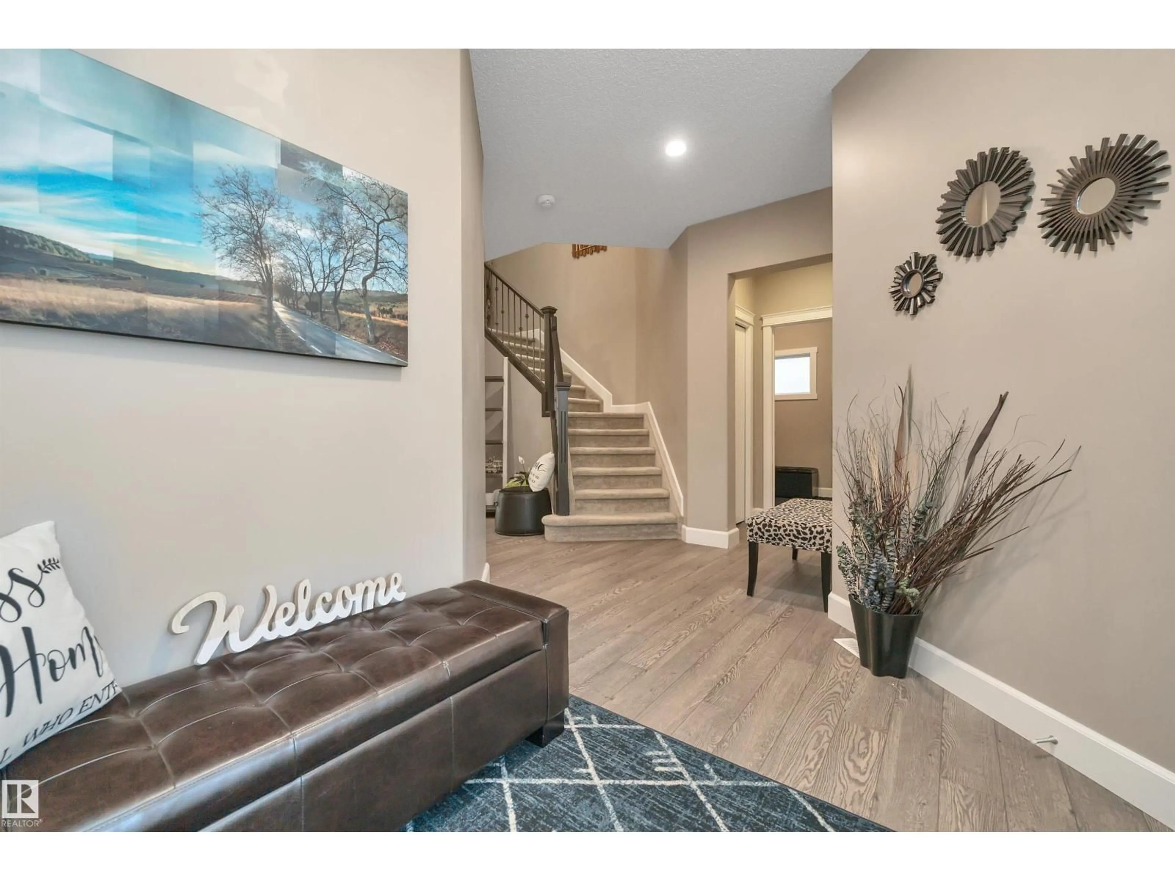 Indoor entryway for 1958 AINSLIE LINK, Edmonton Alberta T6W2L9