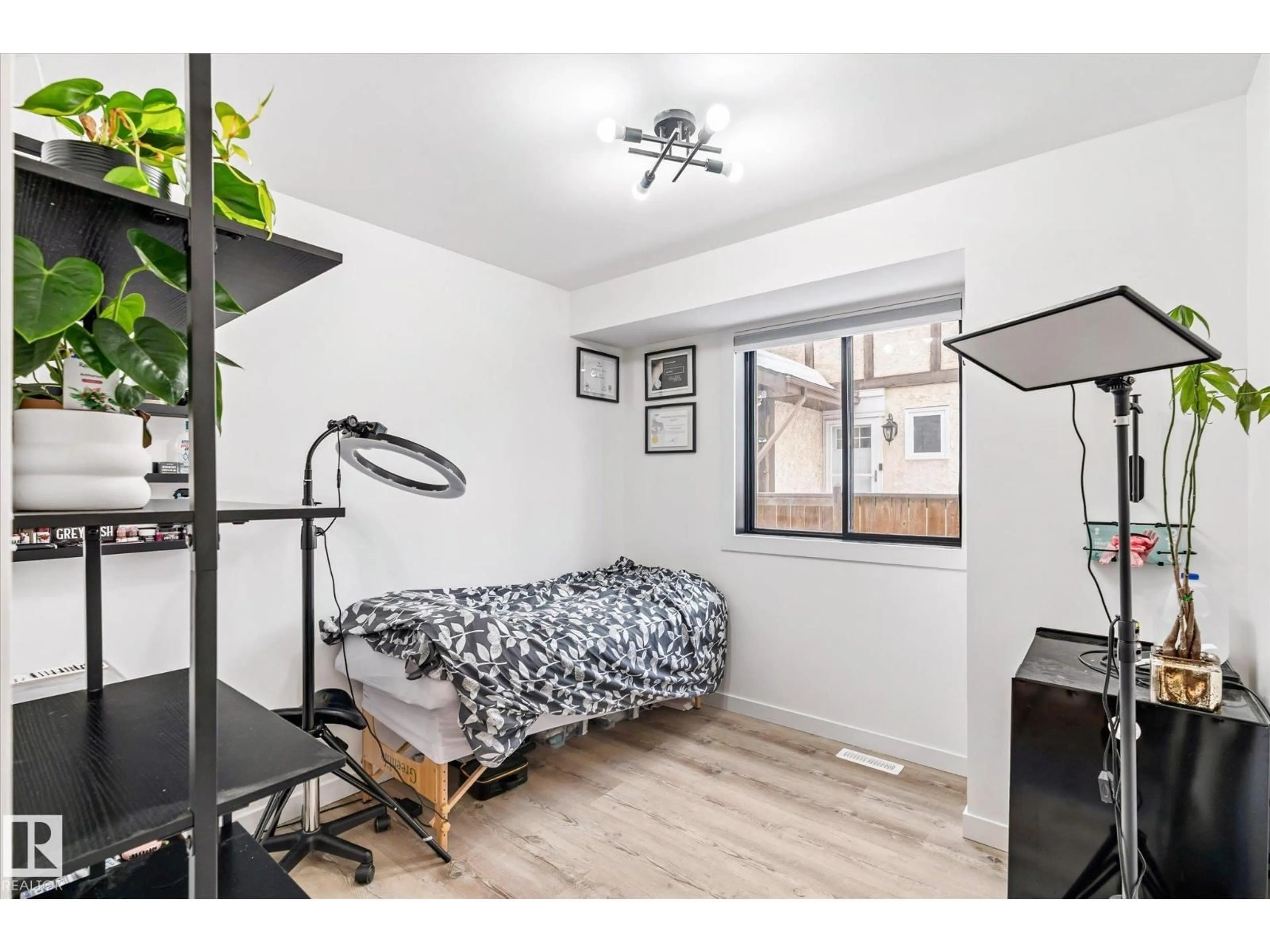 A pic of a room for 38 WOODCREST AV, St. Albert Alberta T8N3H5