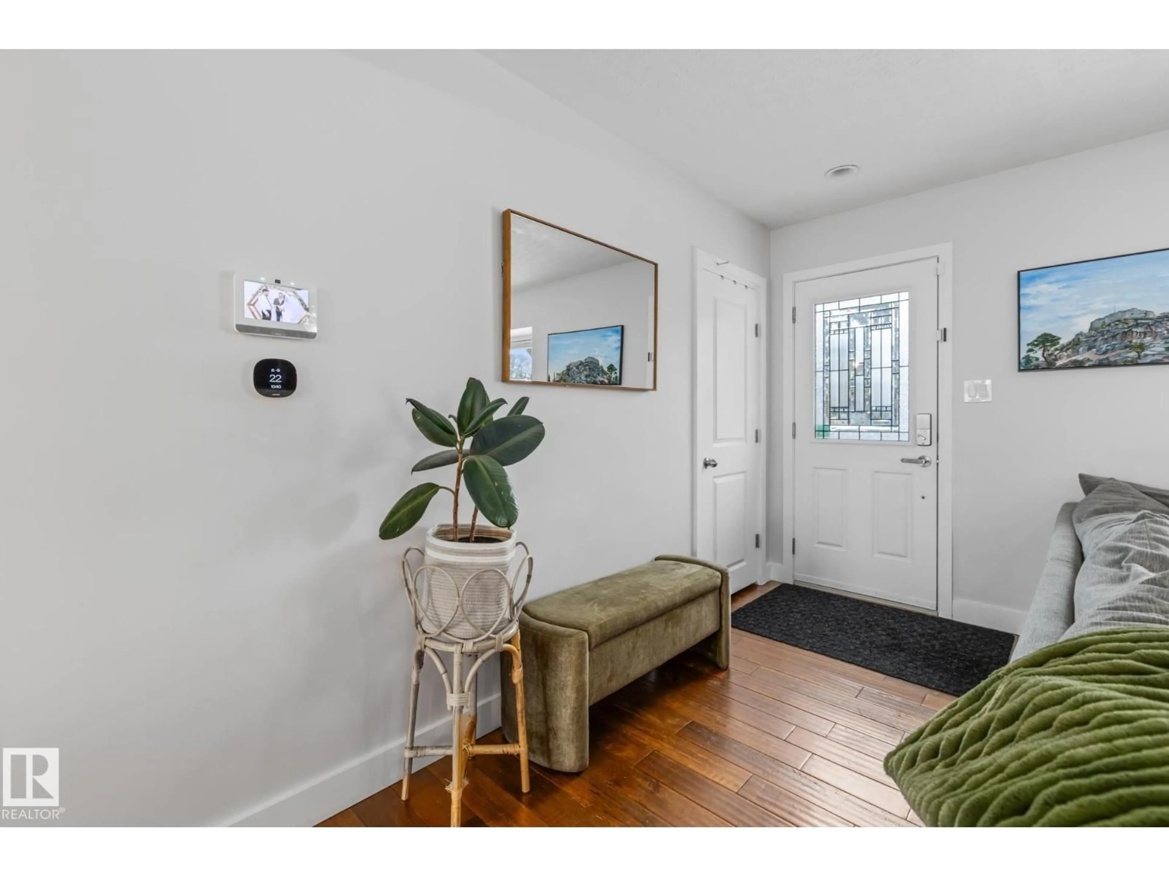 Indoor entryway for 4303 106 AV, Edmonton Alberta T6A1E1