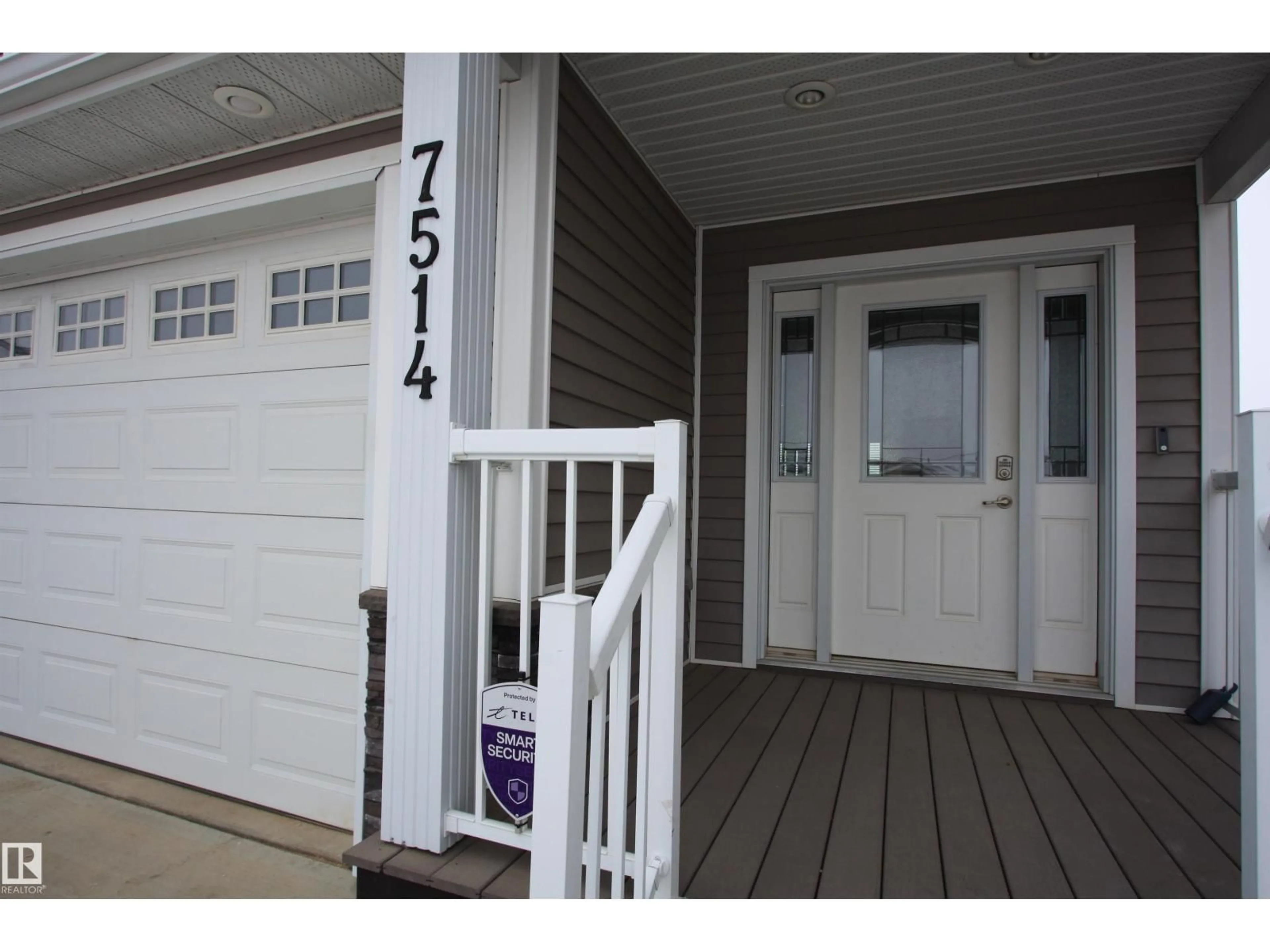 Indoor entryway for 7514 40 AVE, Camrose Alberta T4V4C1