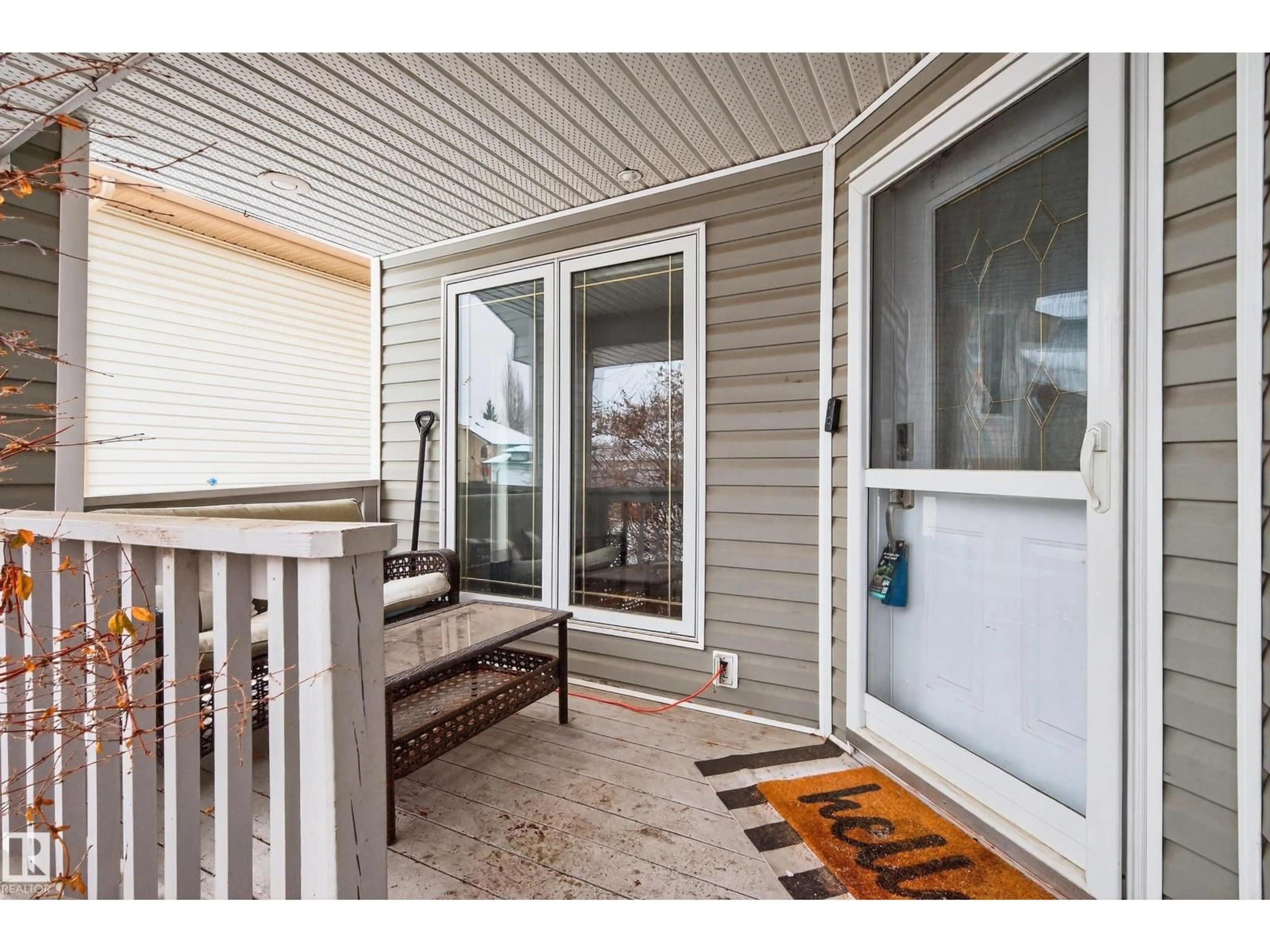 Indoor entryway for 24 OLMSTEAD CO, St. Albert Alberta T8N6R5