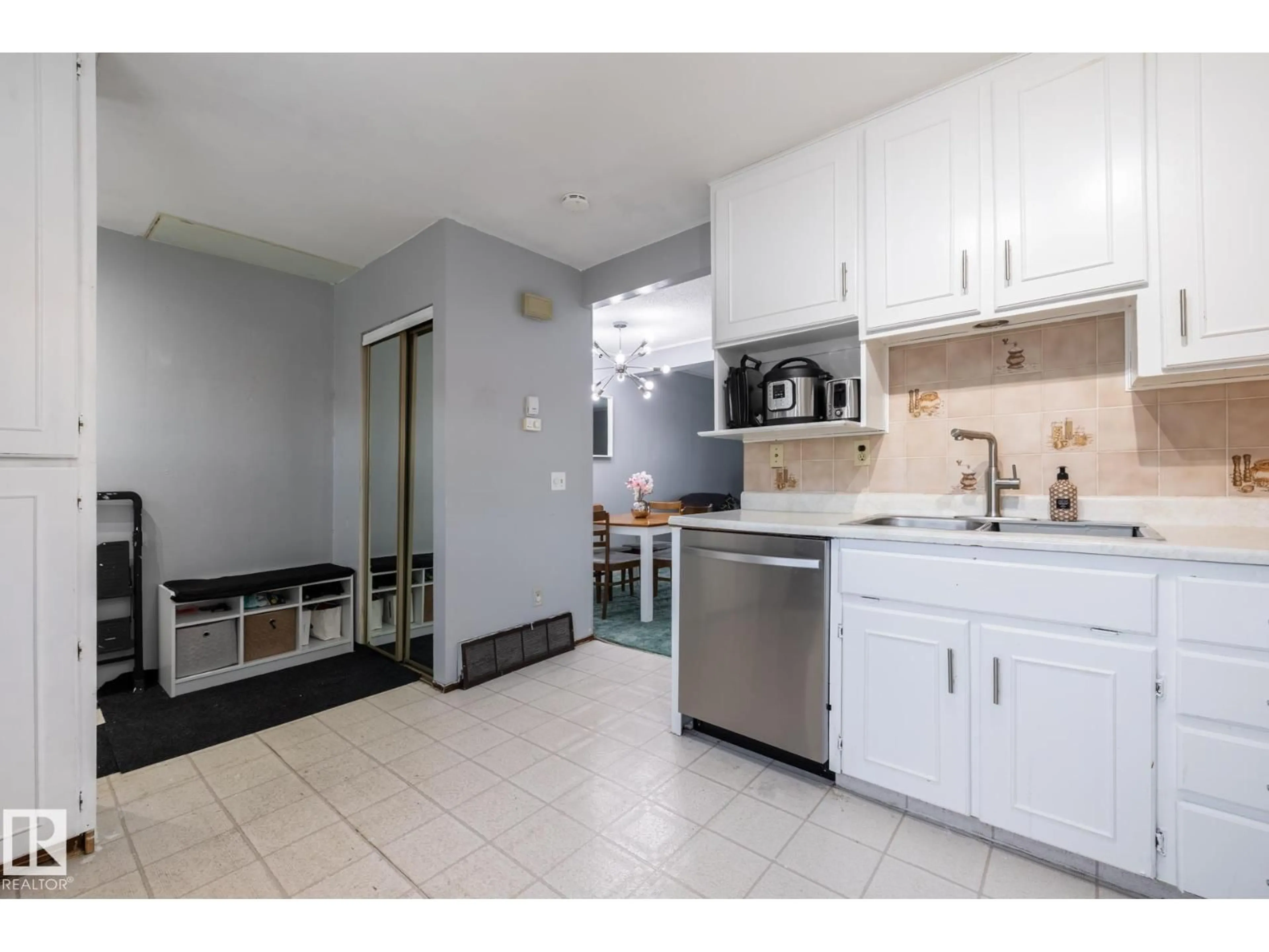 Standard kitchen, unknown for 1346 LAKEWOOD RD, Edmonton Alberta T6K3P2