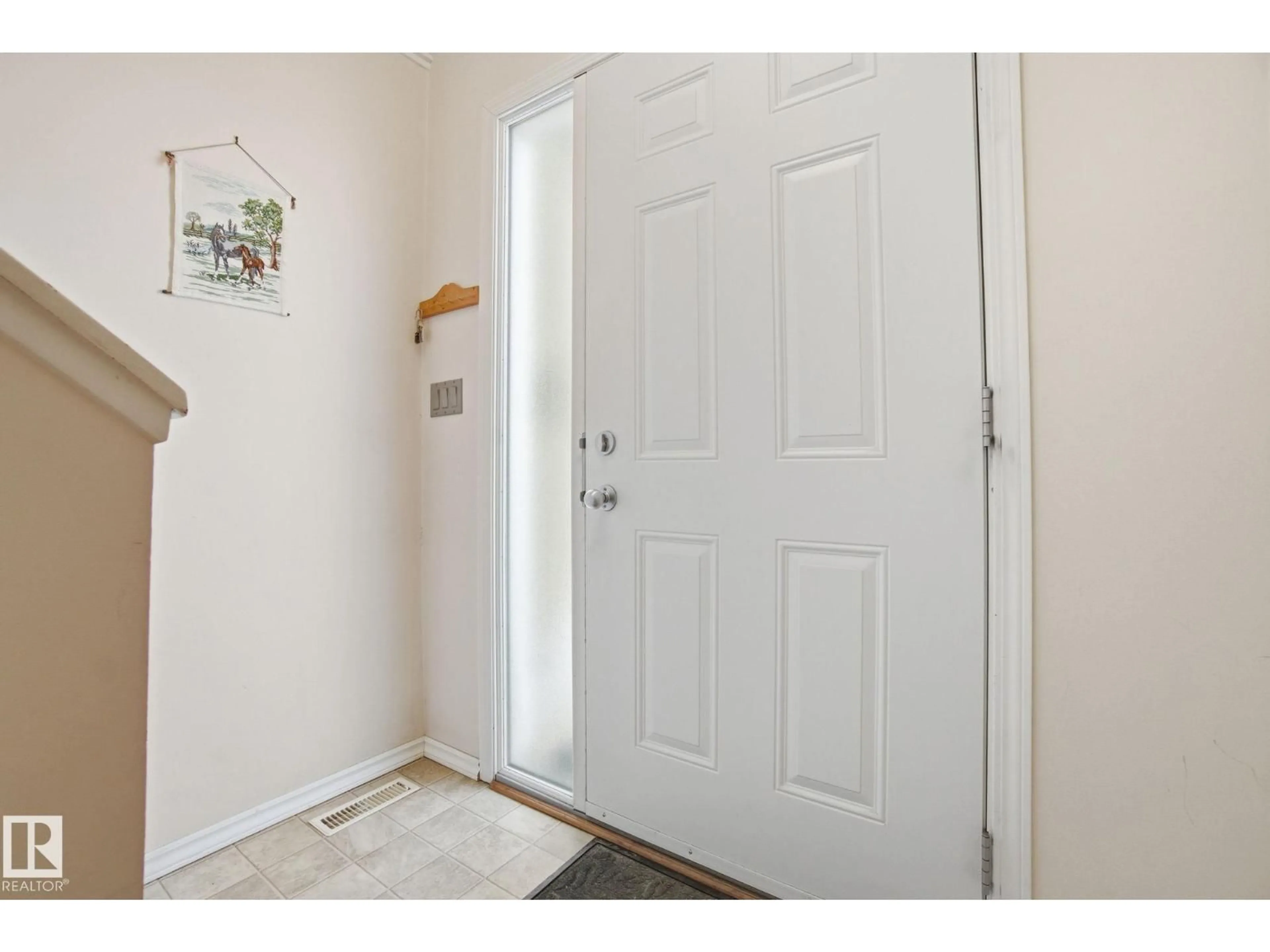 Indoor entryway for 6448 178 ST, Edmonton Alberta T5T2J4