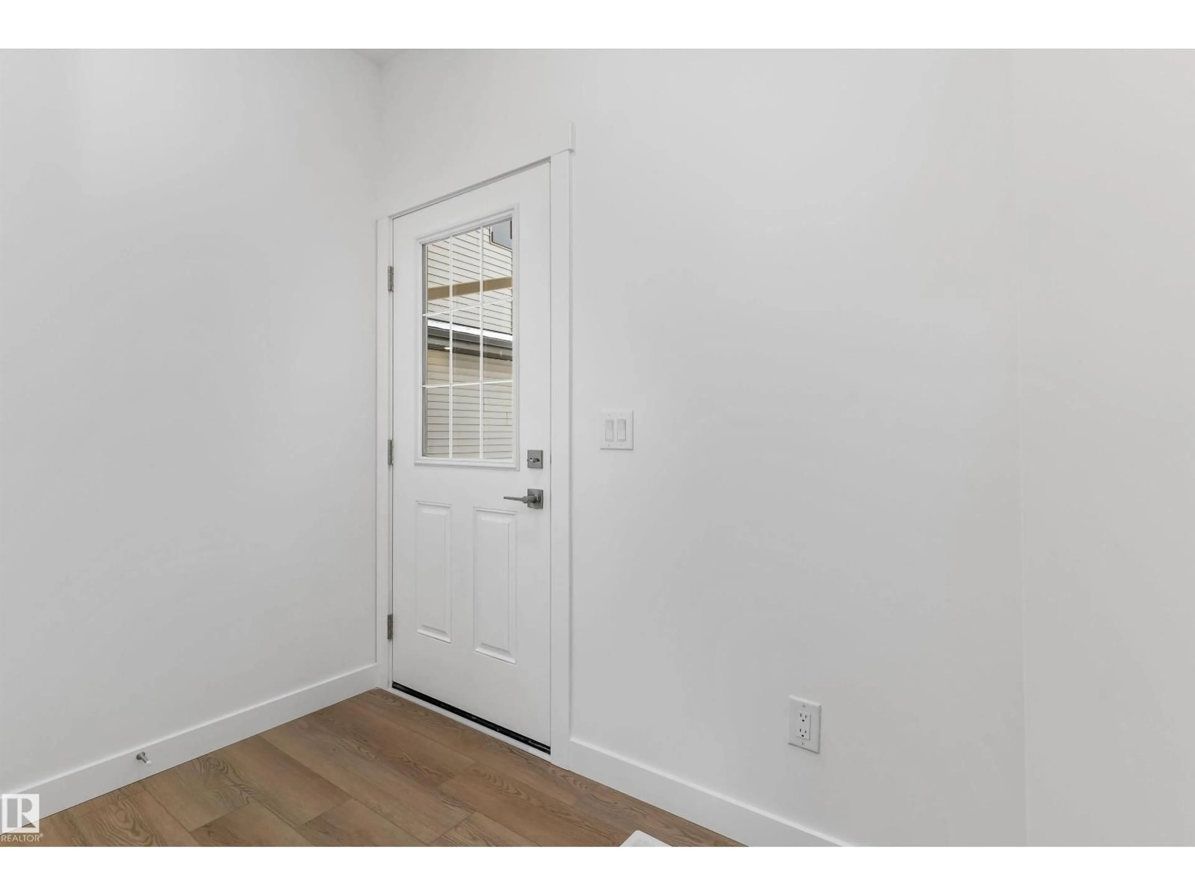 Indoor entryway for 740 ASTORIA WY, Devon Alberta T9G0M7