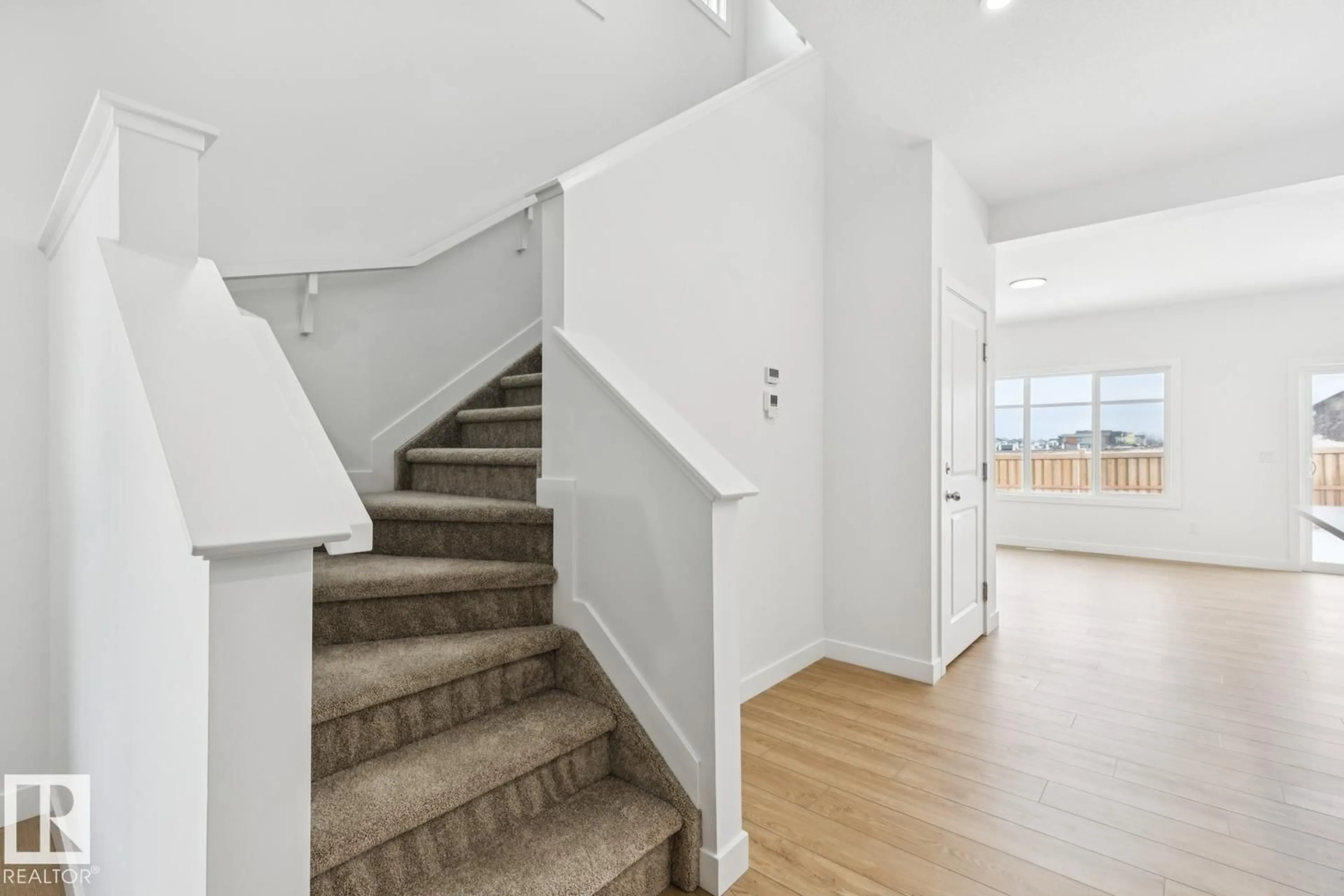 Stairs for SW - 411 26 ST, Edmonton Alberta T6X3J1