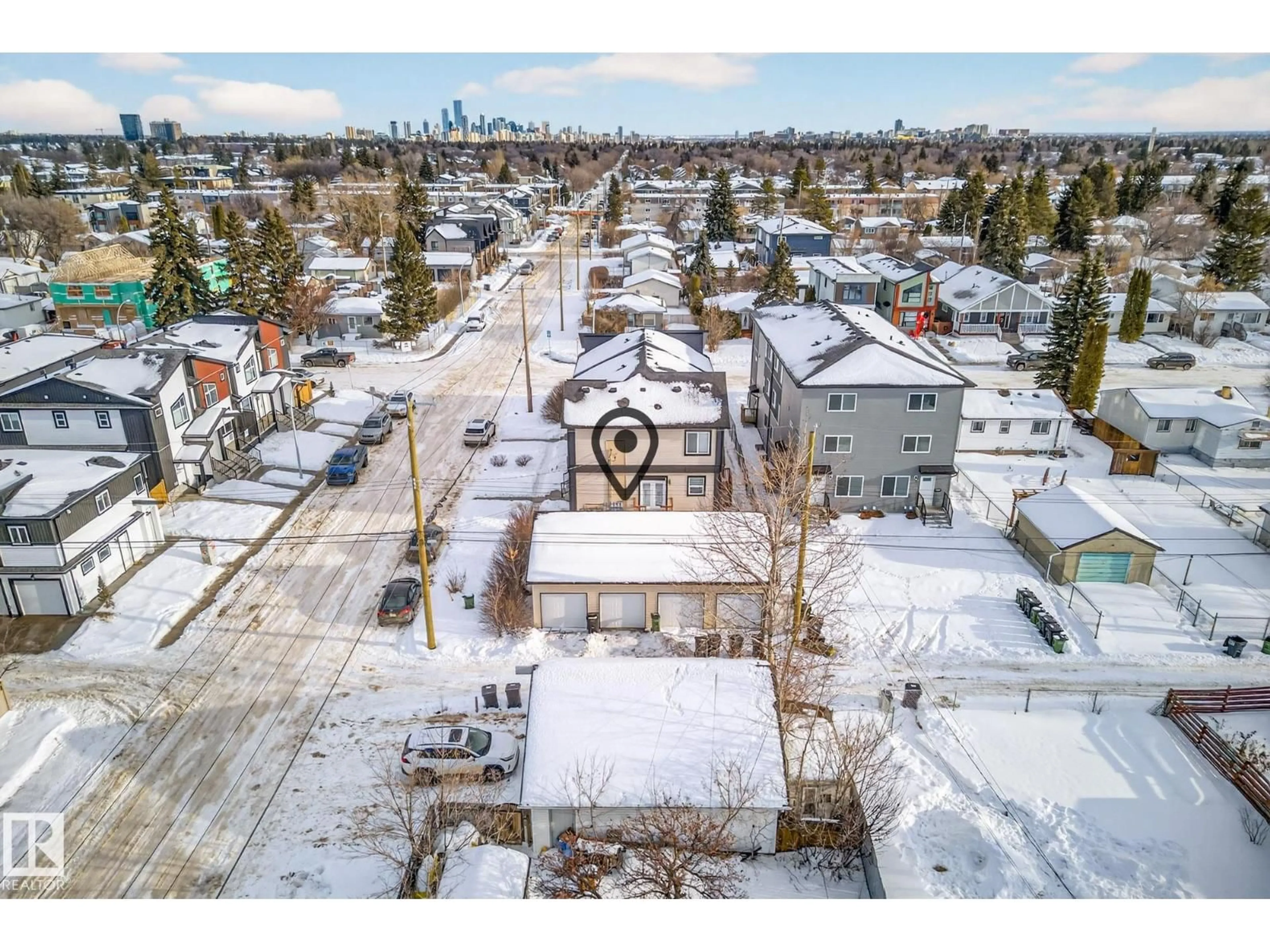 A pic from outside/outdoor area/front of a property/back of a property/a pic from drone, street for #5 - 15805 97 AVE, Edmonton Alberta T5P2P6