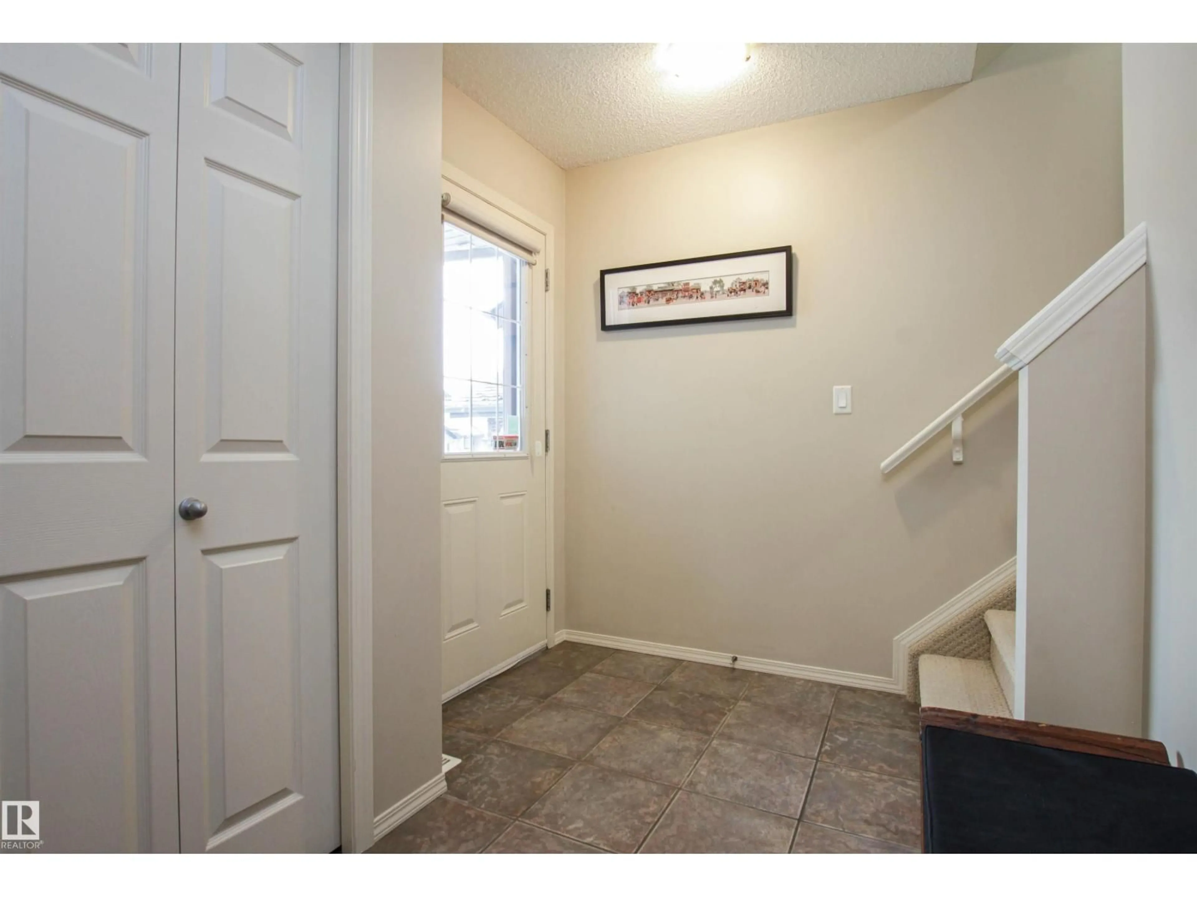 Indoor entryway for 2315 LEMIEUX PL, Edmonton Alberta T6R0C3