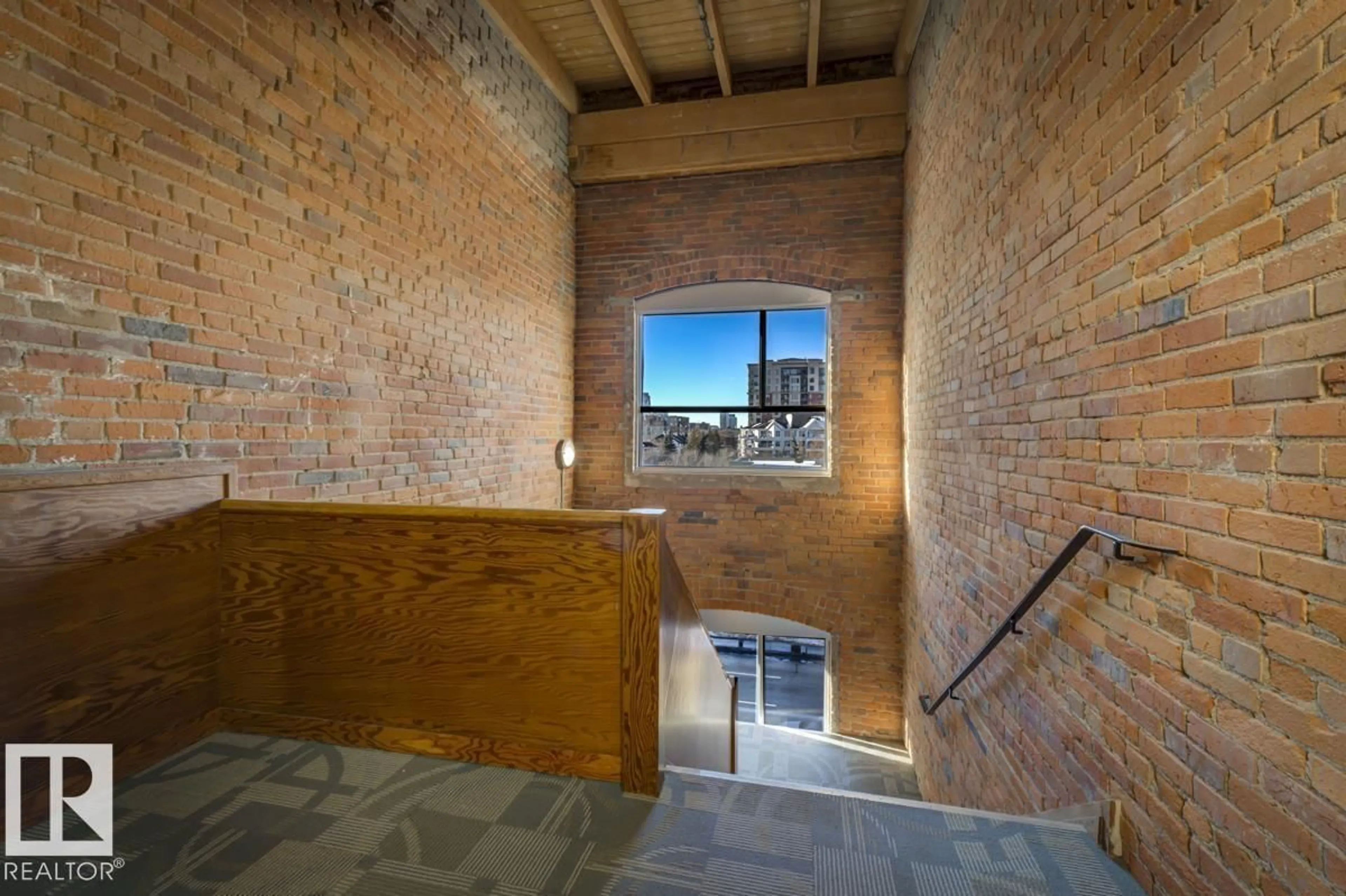 Indoor foyer for 407 - 10301 109 ST, Edmonton Alberta T5J1N4