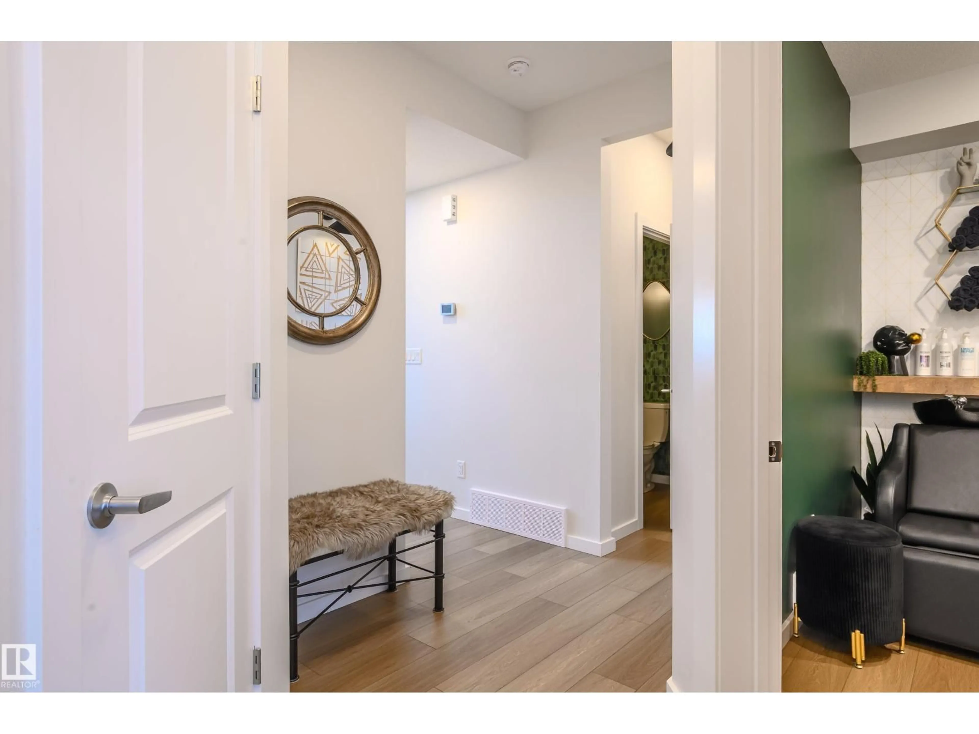 Indoor entryway for 37 RHEA CR, St. Albert Alberta T8N8A4