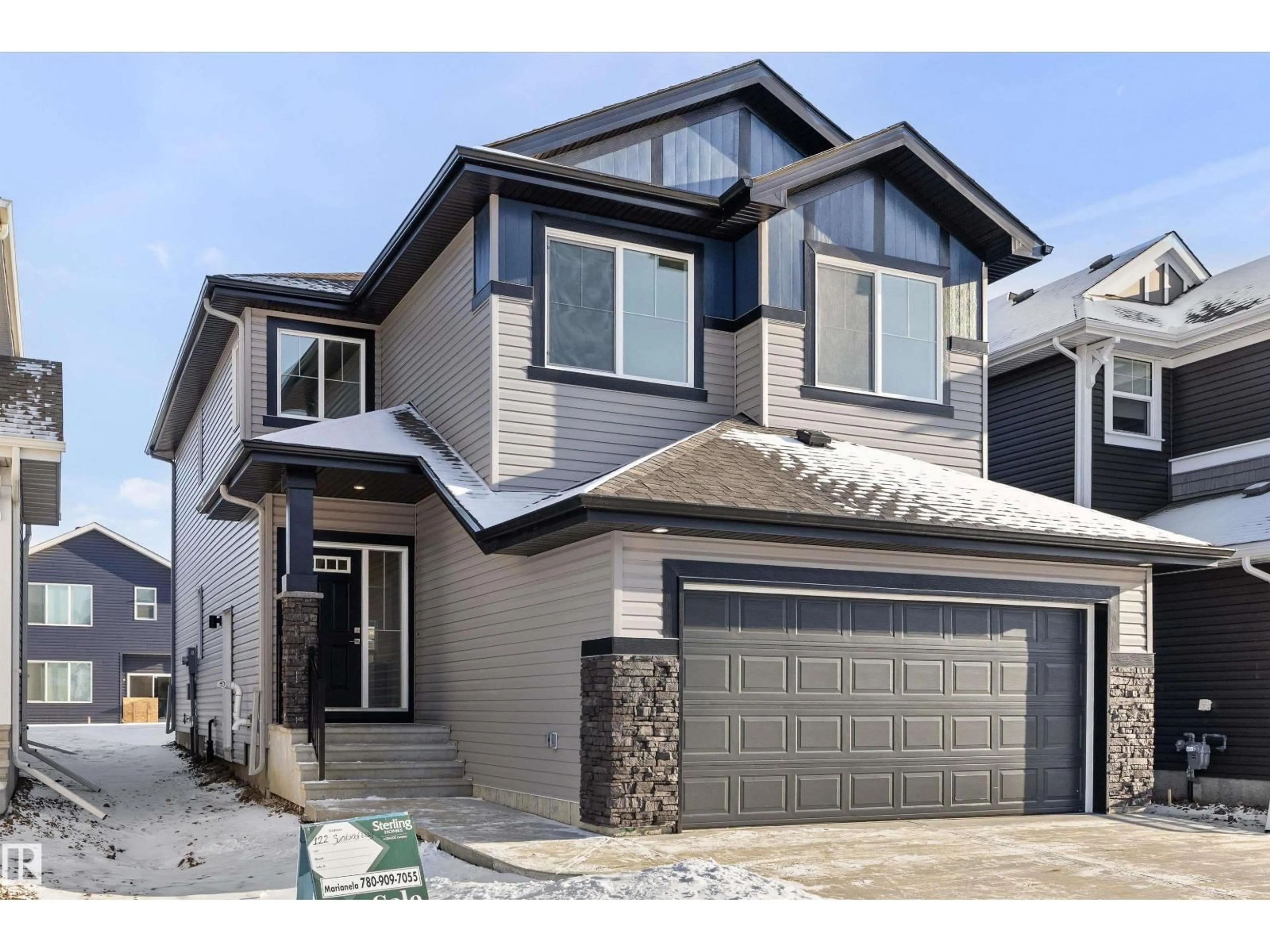 Home with vinyl exterior material, street for 122 SUNLAND WY, Sherwood Park Alberta T8H2Y6