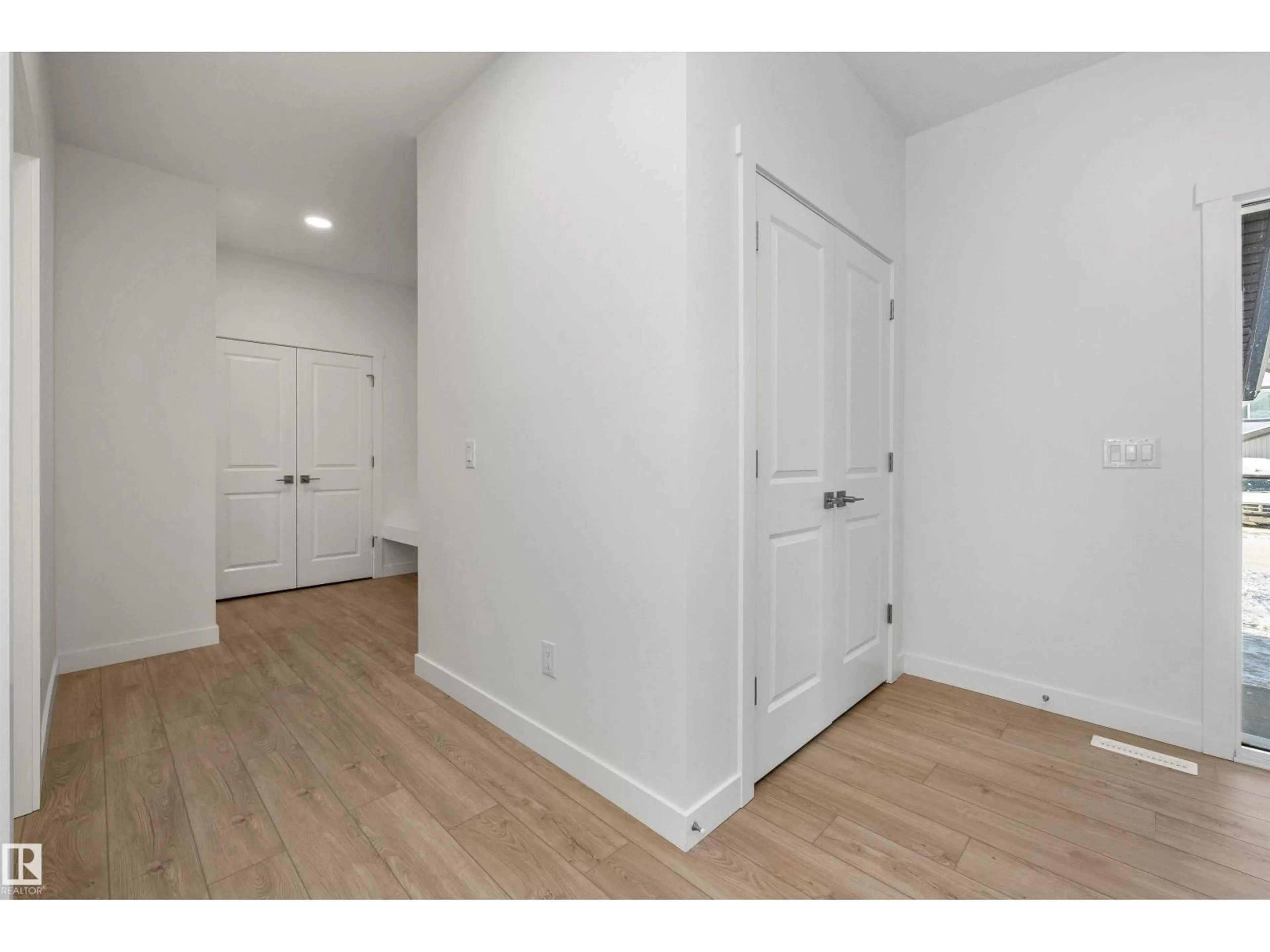 Unknown for 122 SUNLAND WY, Sherwood Park Alberta T8H2Y6