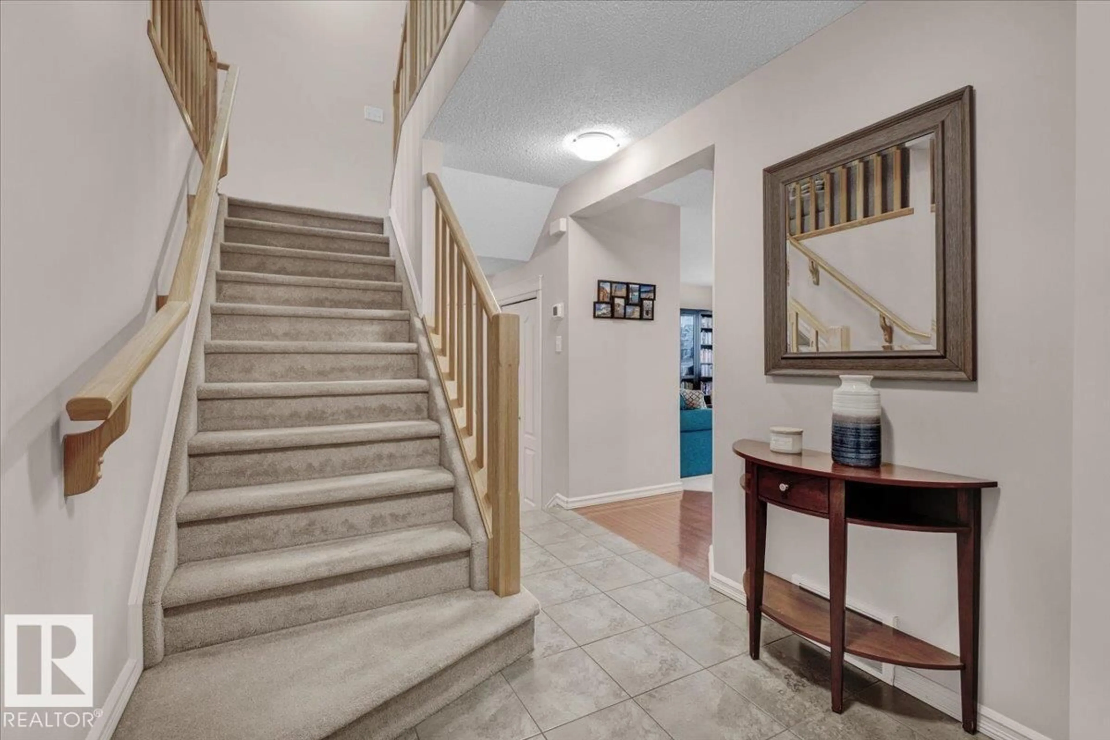 Unknown for 21933 94A AV, Edmonton Alberta T5T1N1