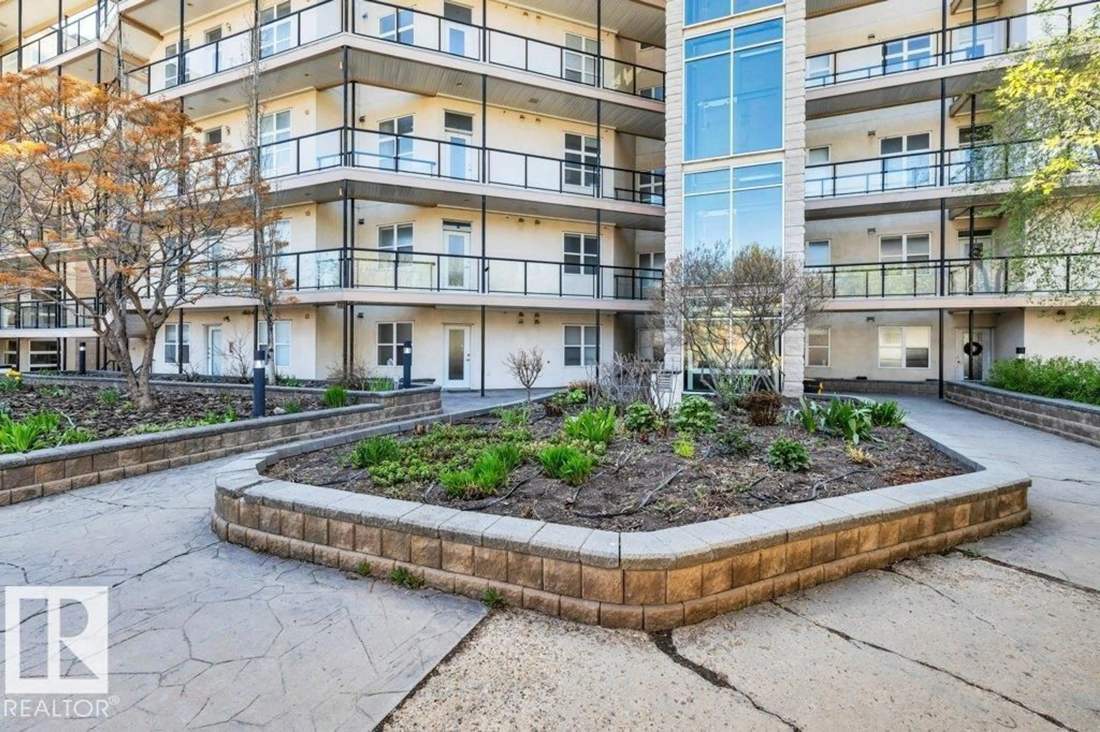 Patio, water/lake/river/ocean view for 214 - 9507 101 AV, Edmonton Alberta T5H4R1