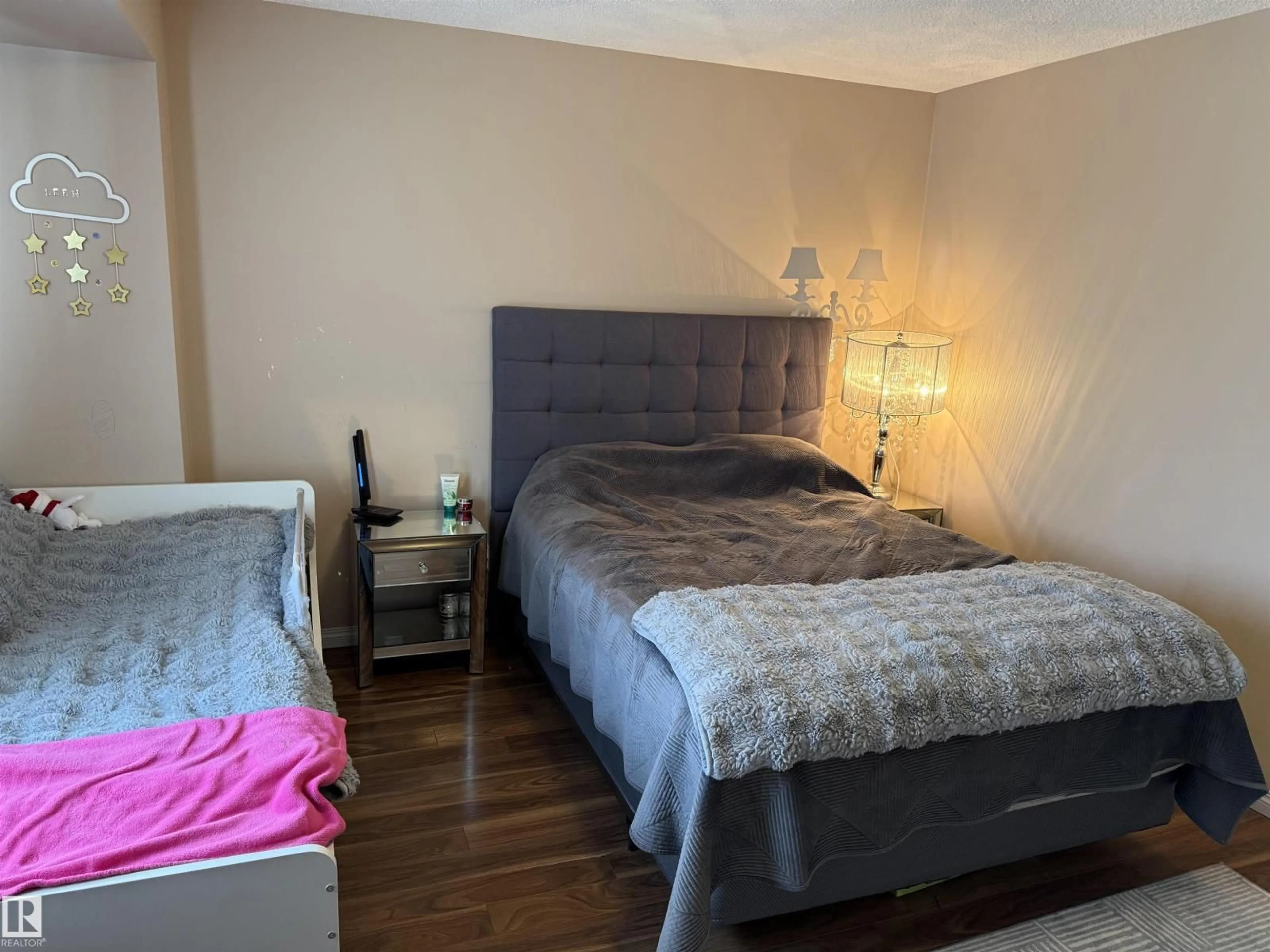 A pic of a room for #11 - 15128 22 ST, Edmonton Alberta T5Y2W5