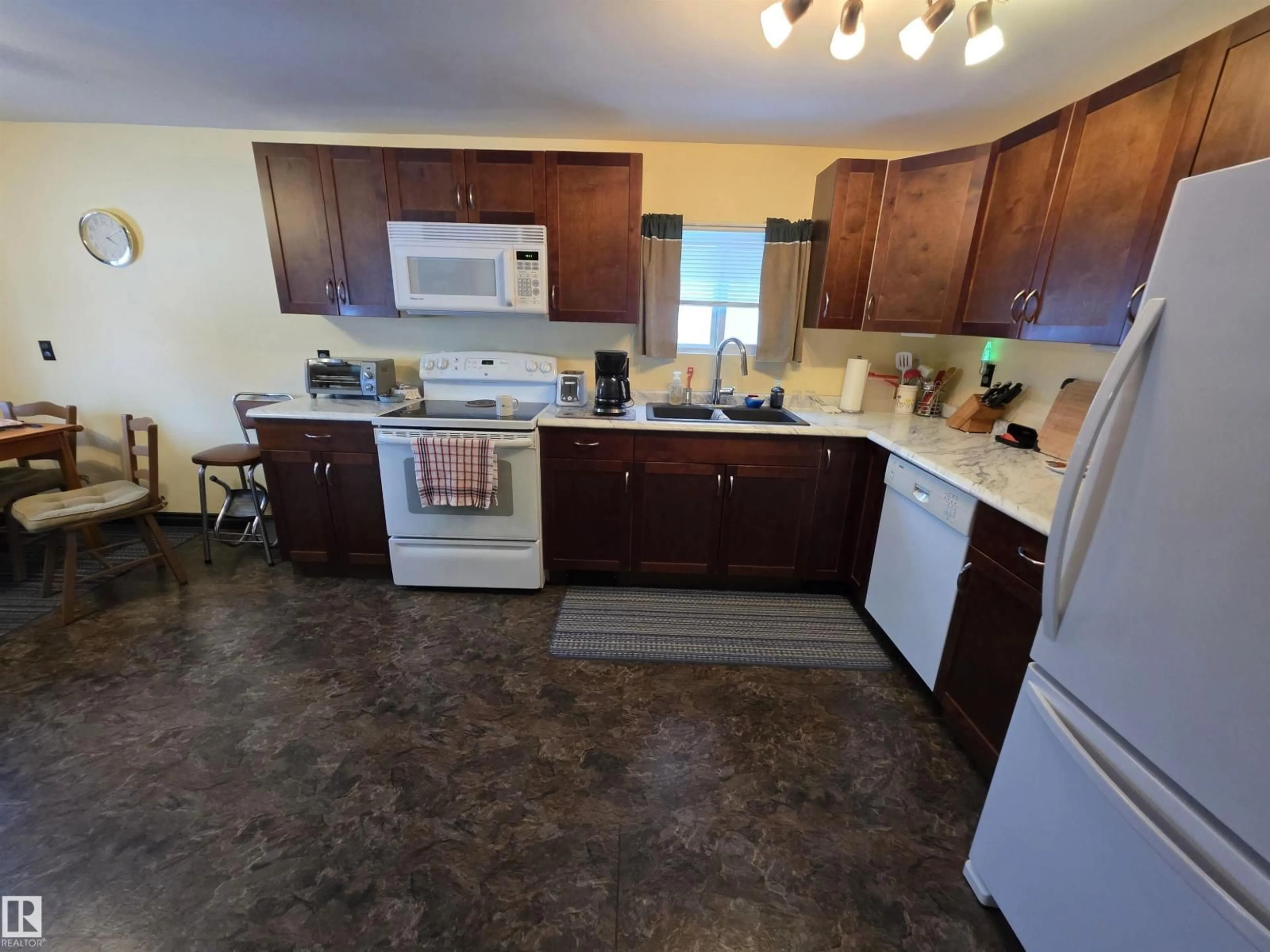 Standard kitchen, ceramic/tile floor for 4904 54 AV, Wildwood Alberta T0E2M0