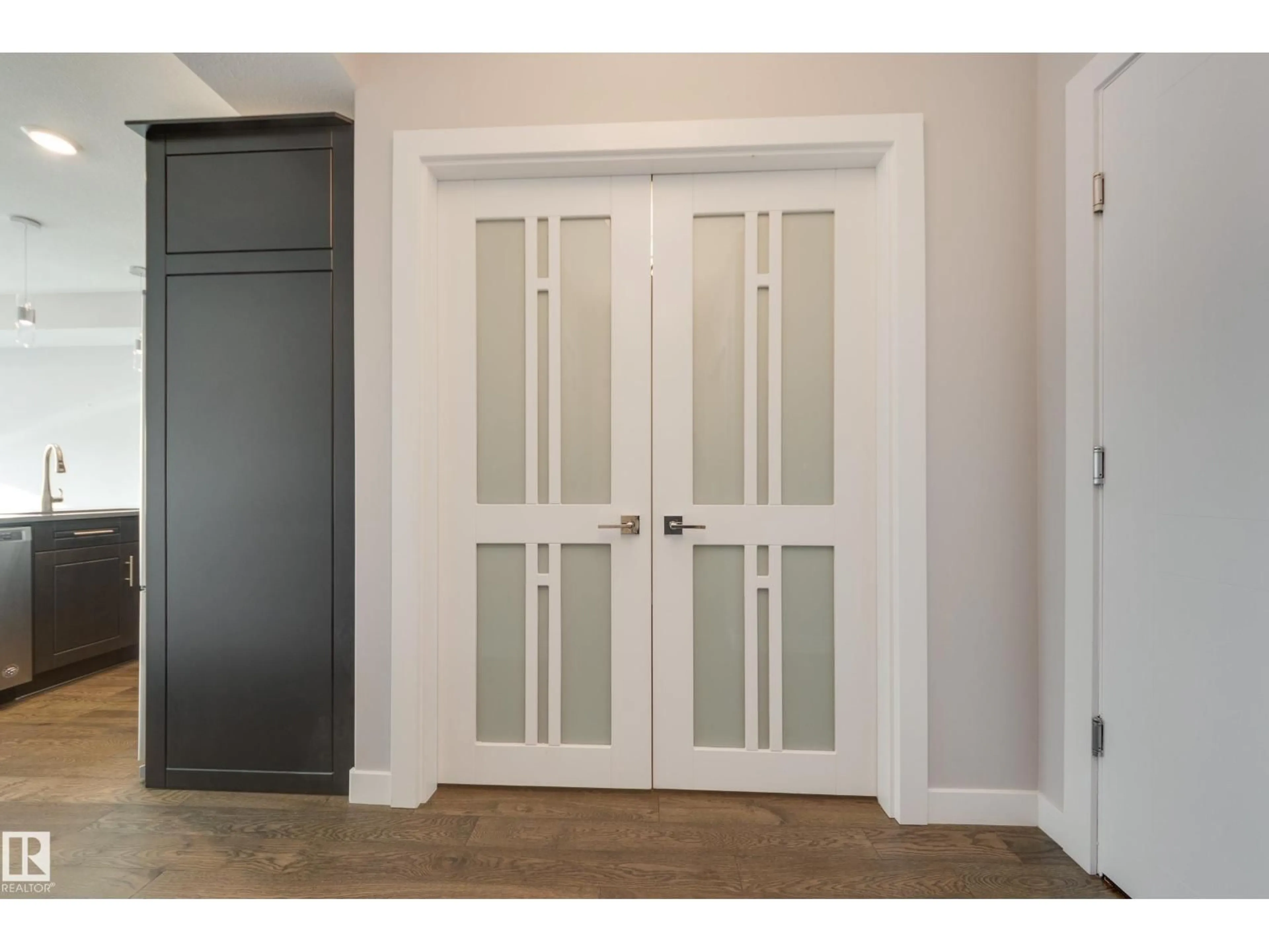 Indoor entryway for 106 FESTIVAL WY, Sherwood Park Alberta T8A4Z1